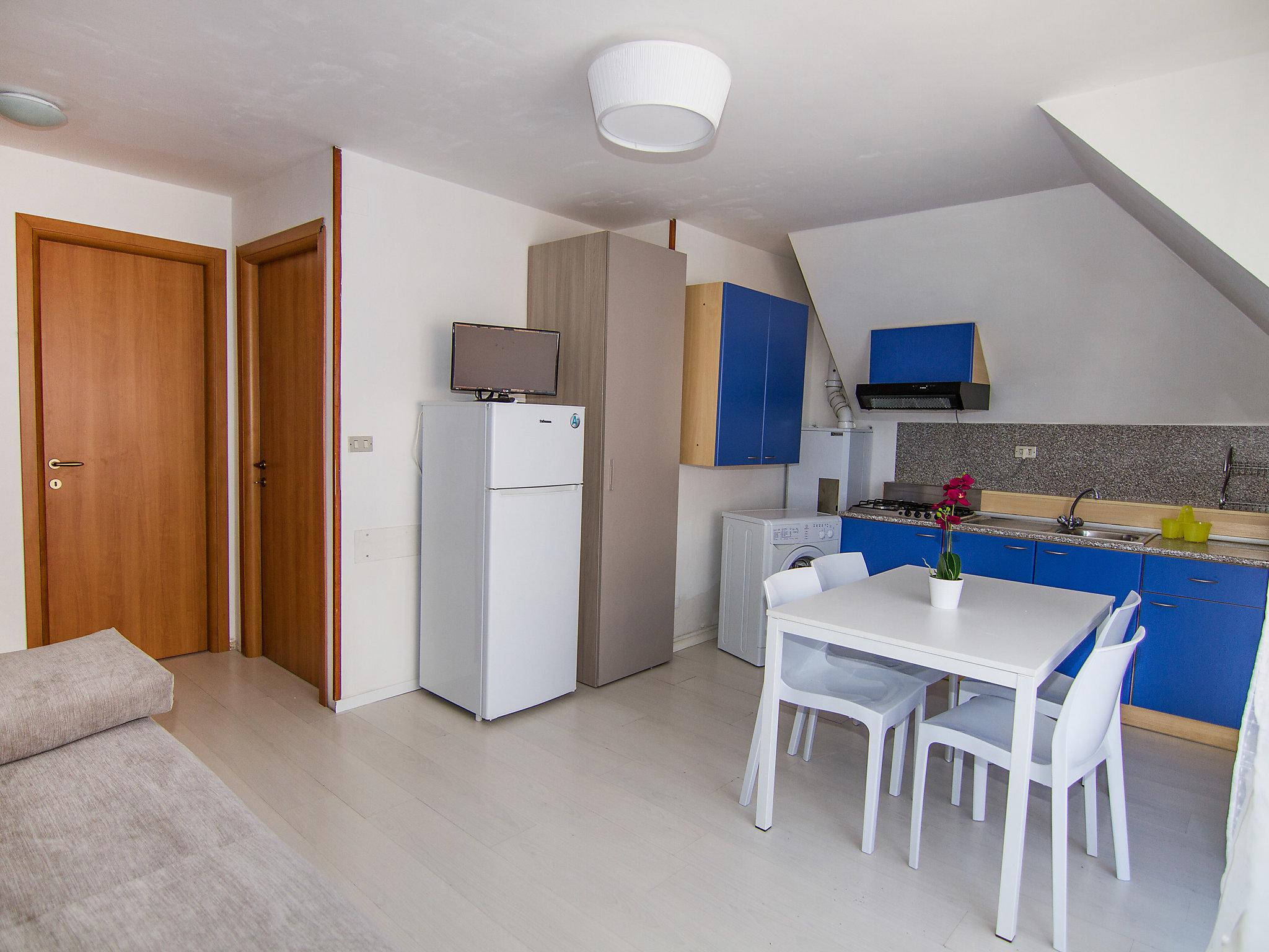 Foto 6 - Apartamento de 1 quarto em San Benedetto del Tronto com jardim