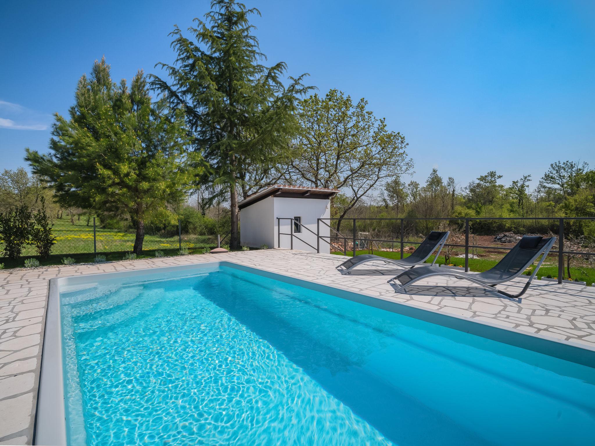 Foto 20 - Casa de 2 habitaciones en Poreč con piscina privada y vistas al mar