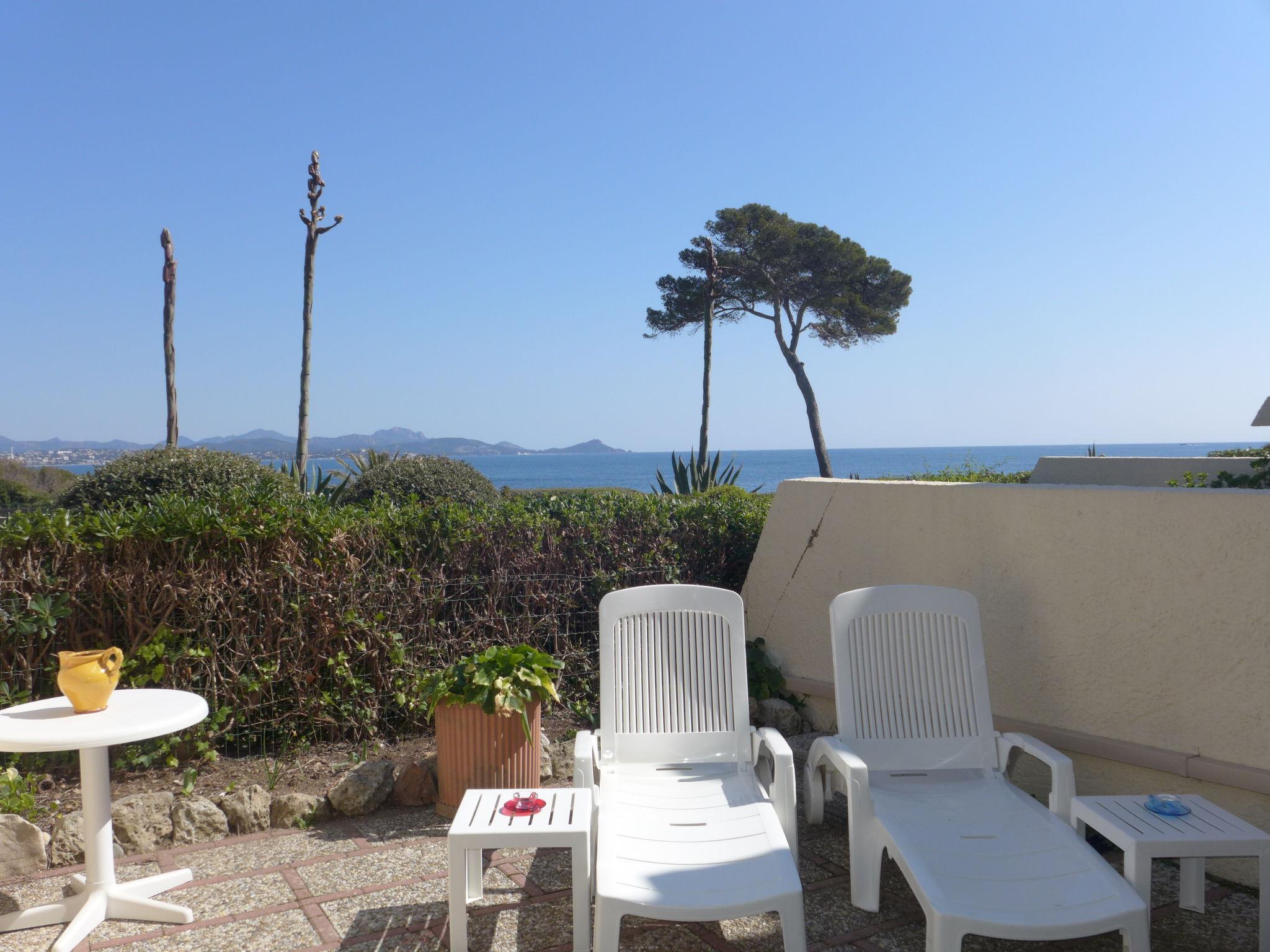 Foto 17 - Apartamento de 2 quartos em Fréjus com jardim e vistas do mar