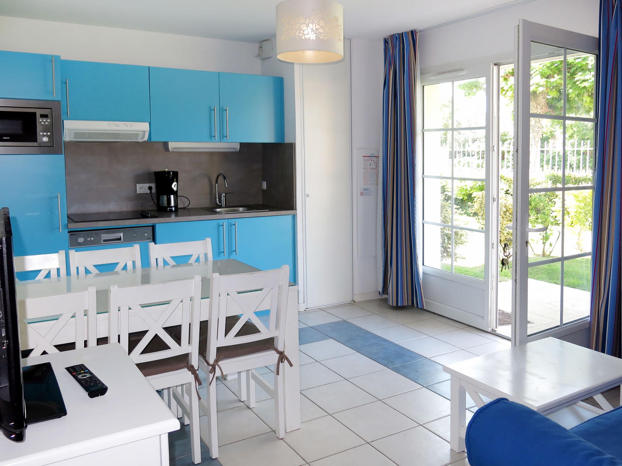 Foto 1 - Appartamento con 2 camere da letto a Cabourg con piscina e vista mare