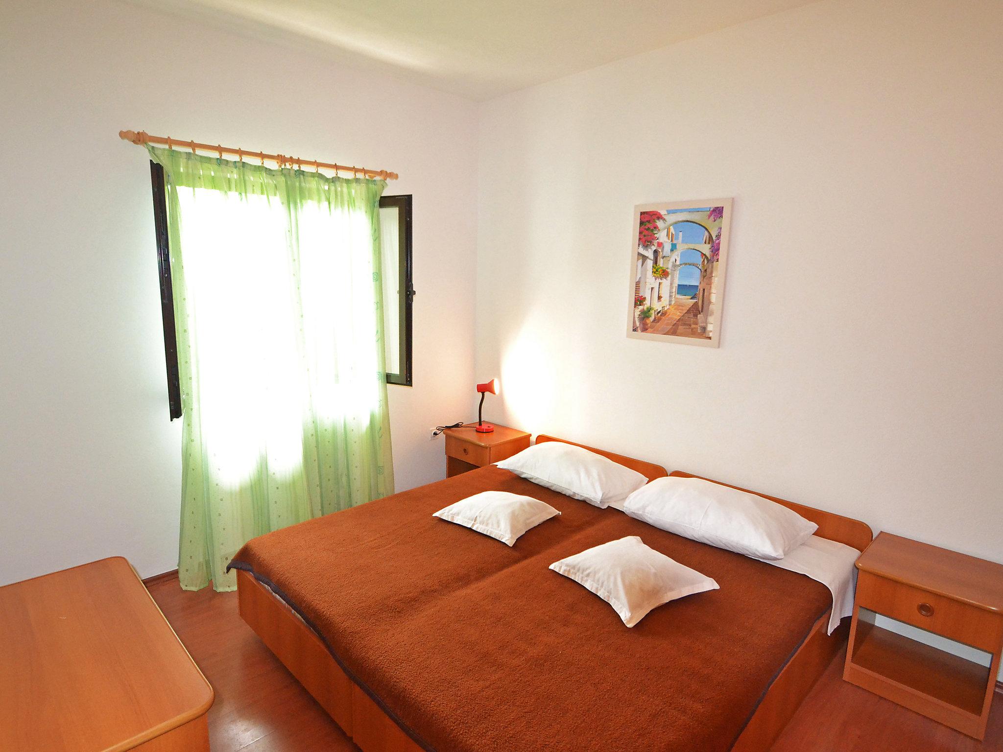 Foto 5 - Appartamento con 2 camere da letto a Vir con piscina e vista mare