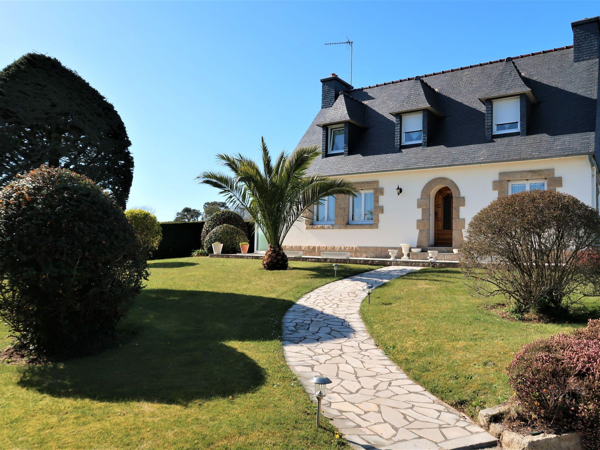 Photo 19 - Maison de 4 chambres à Pleumeur-Bodou avec jardin et vues à la mer