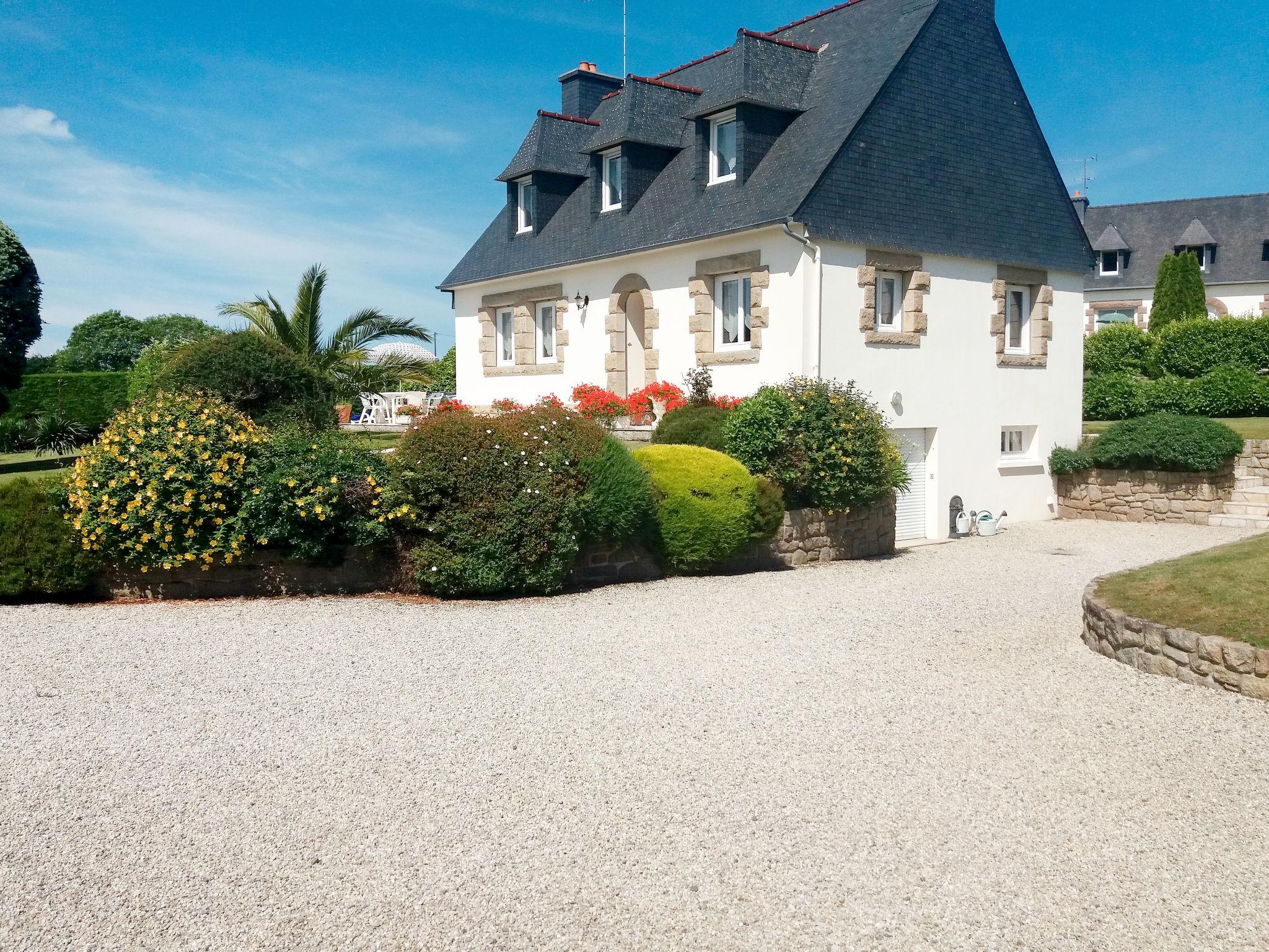 Photo 20 - Maison de 4 chambres à Pleumeur-Bodou avec jardin et vues à la mer