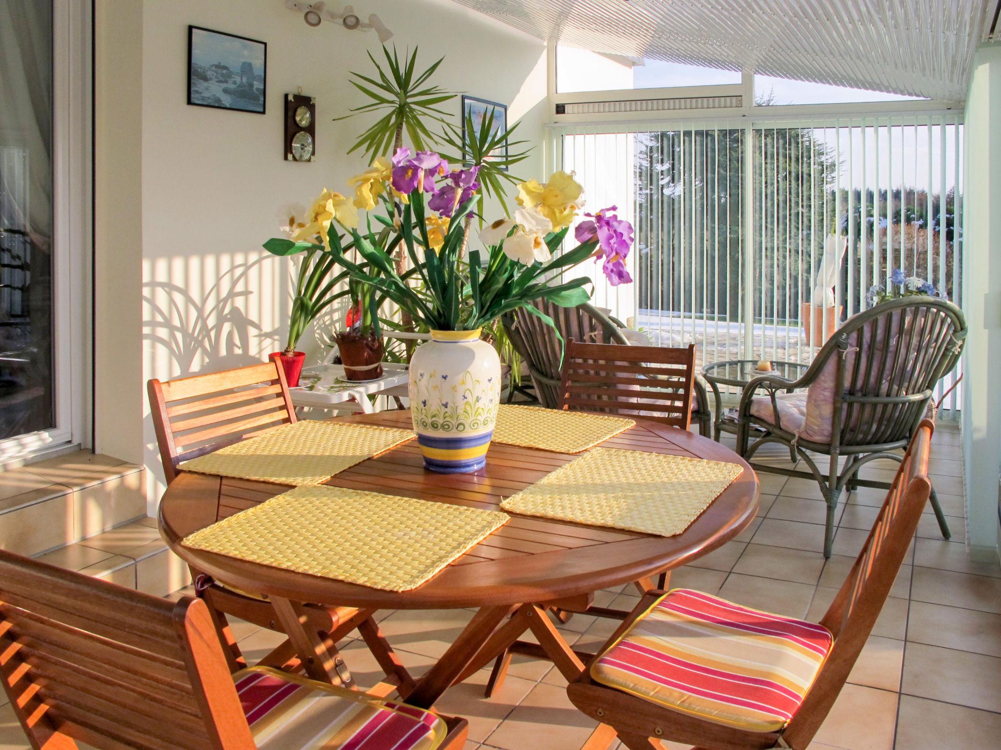 Foto 5 - Haus mit 4 Schlafzimmern in Pleumeur-Bodou mit garten und blick aufs meer