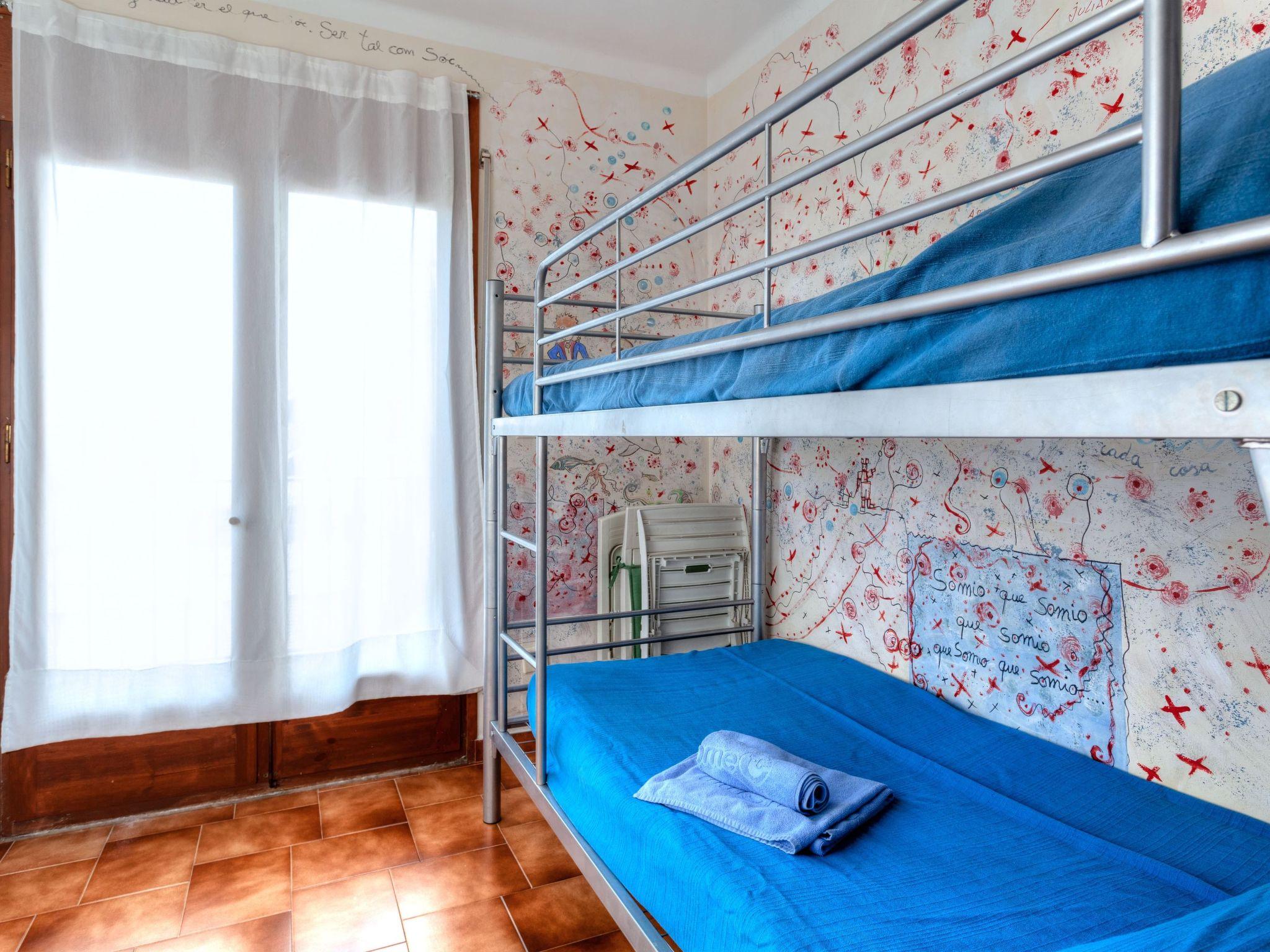 Foto 9 - Appartamento con 3 camere da letto a Llançà con terrazza e vista mare