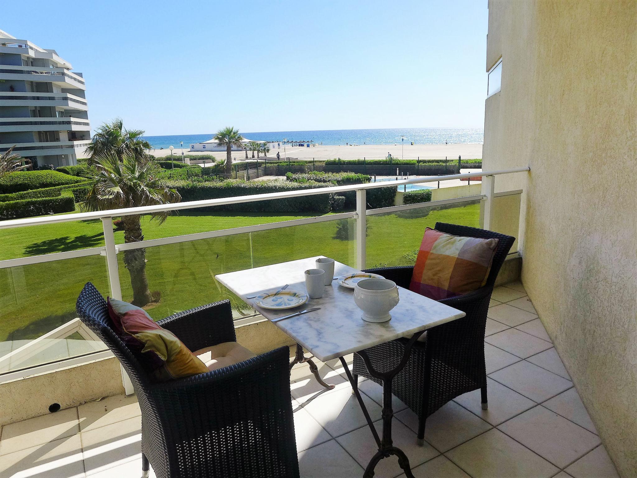 Photo 15 - 2 bedroom Apartment in Canet-en-Roussillon with swimming pool and sea view