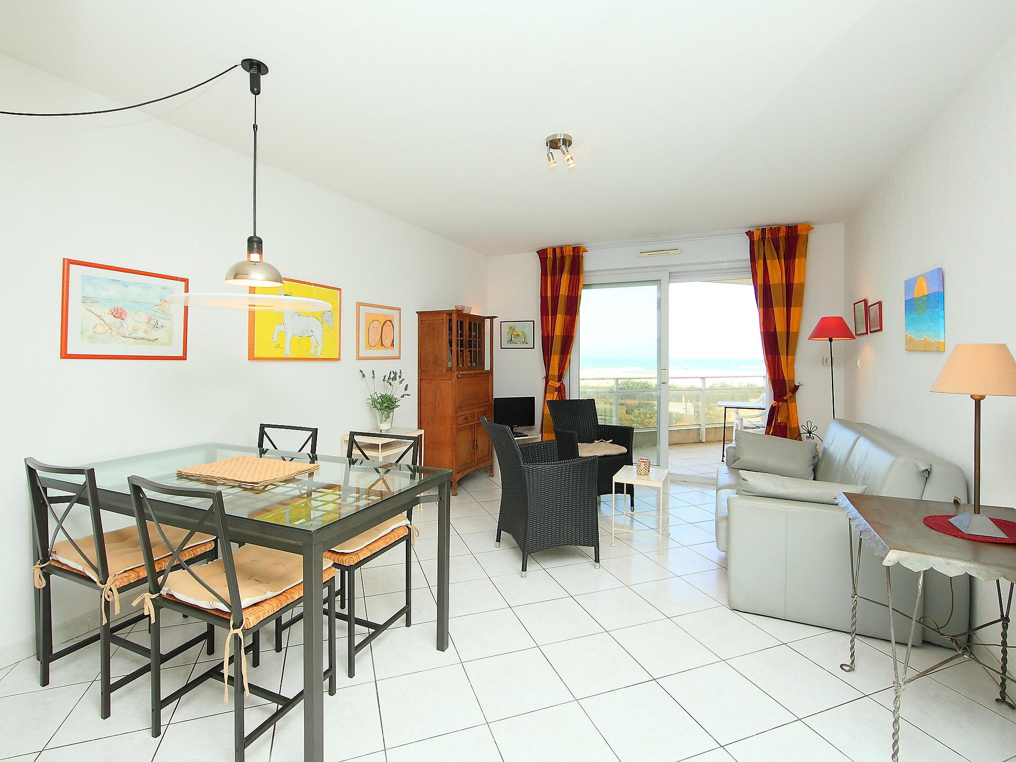 Photo 3 - 2 bedroom Apartment in Canet-en-Roussillon with swimming pool and terrace