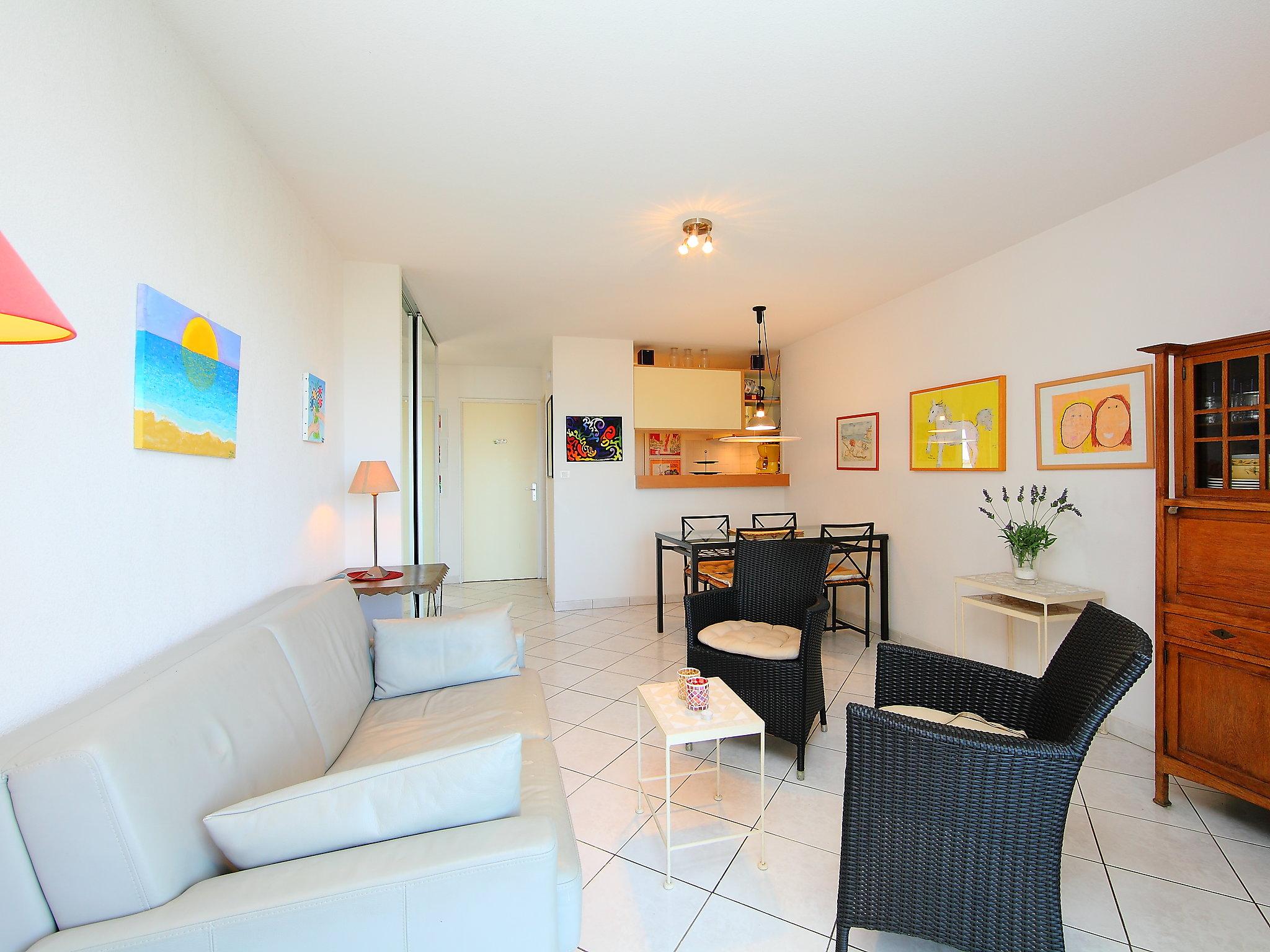 Photo 9 - 2 bedroom Apartment in Canet-en-Roussillon with swimming pool and sea view