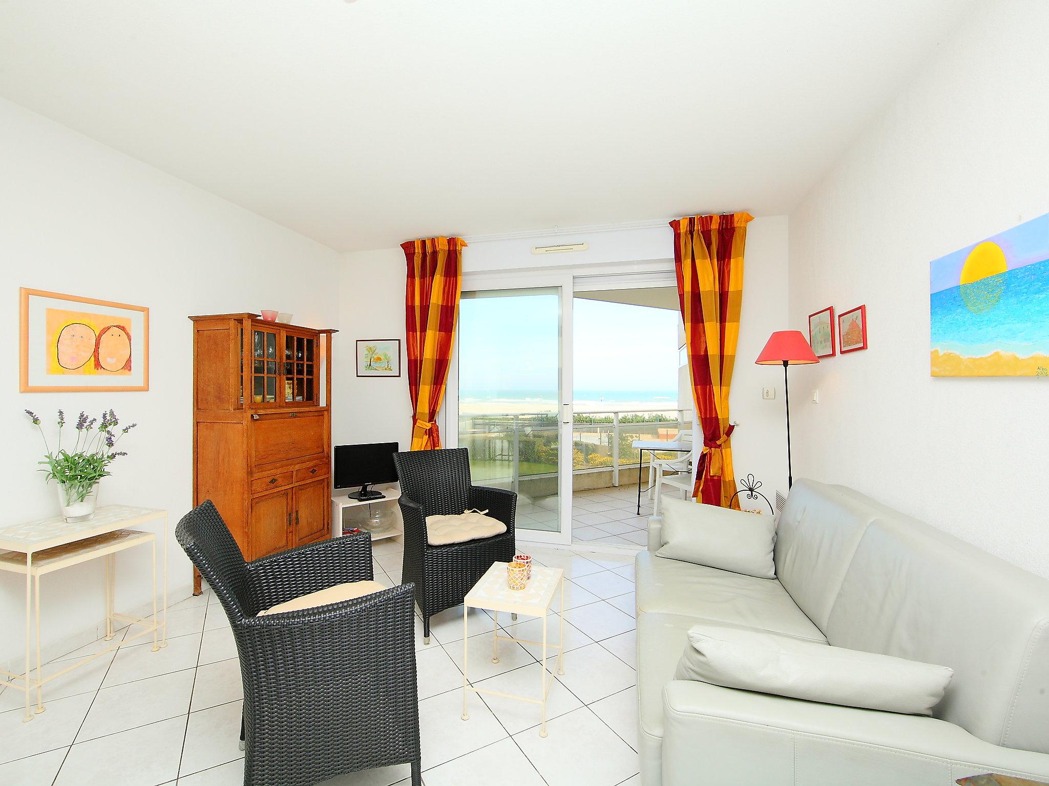 Photo 6 - 2 bedroom Apartment in Canet-en-Roussillon with swimming pool and sea view