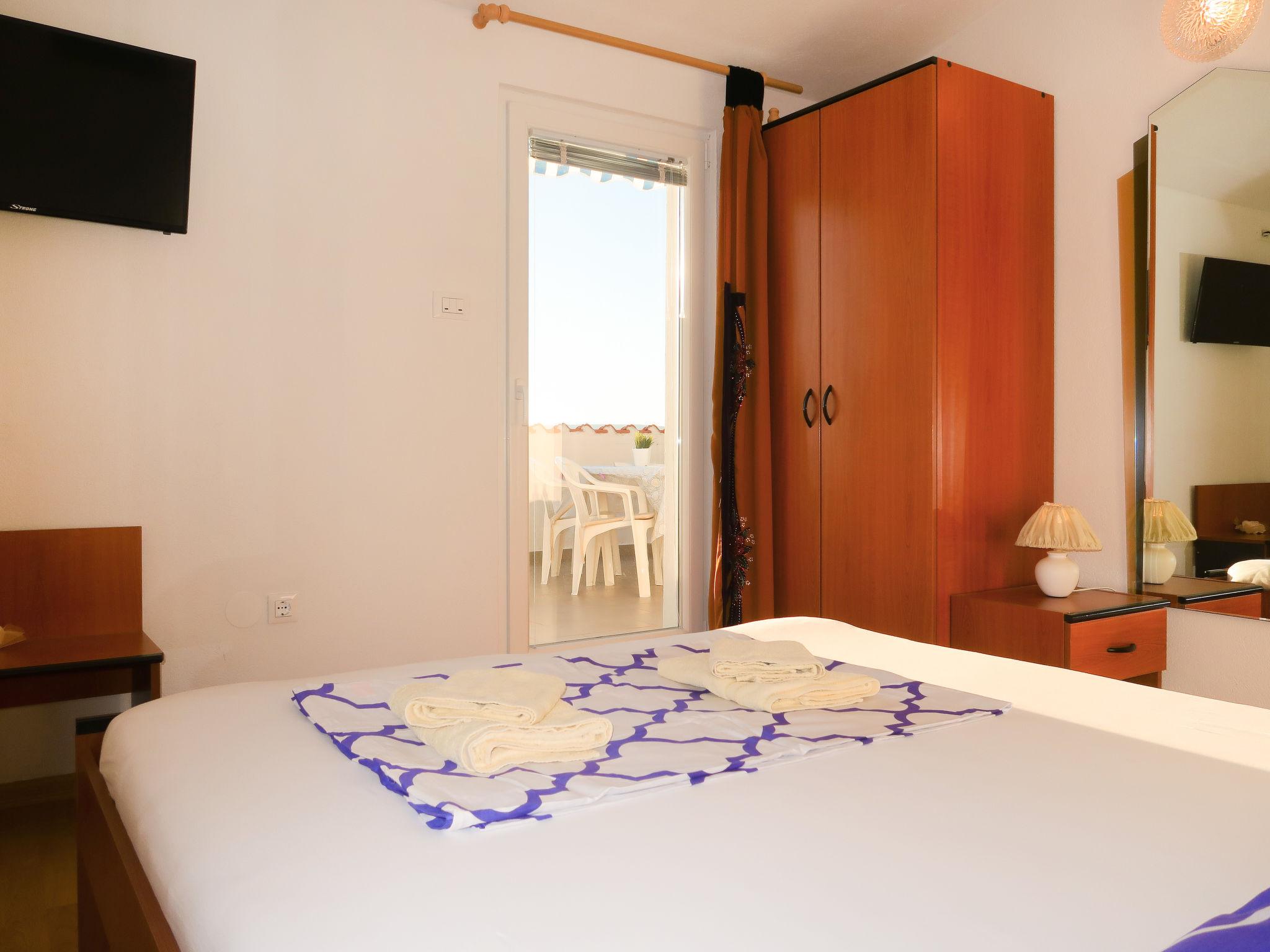 Foto 8 - Appartamento con 2 camere da letto a Punat con terrazza e vista mare