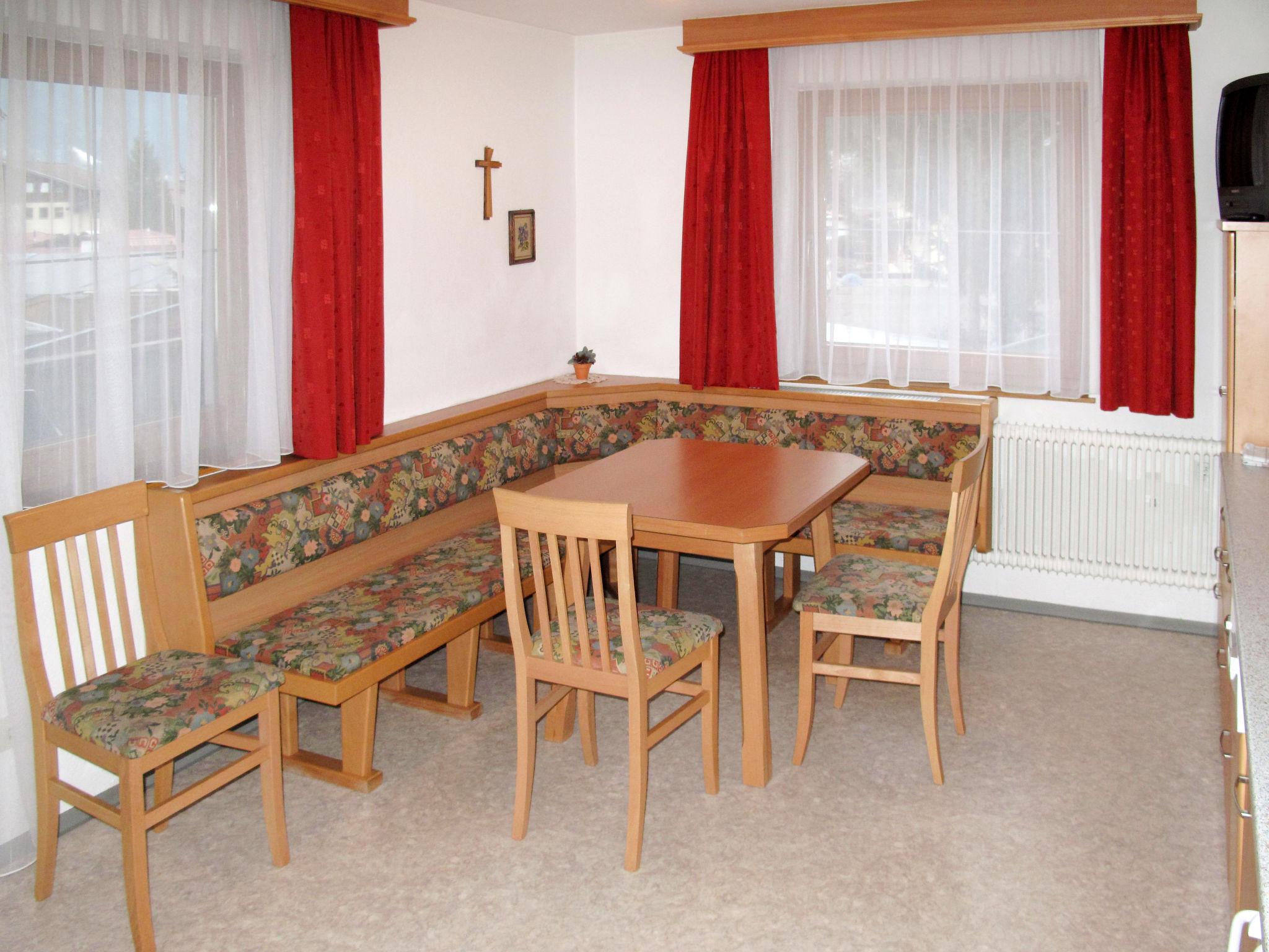 Photo 2 - Appartement de 6 chambres à Aschau im Zillertal avec vues sur la montagne