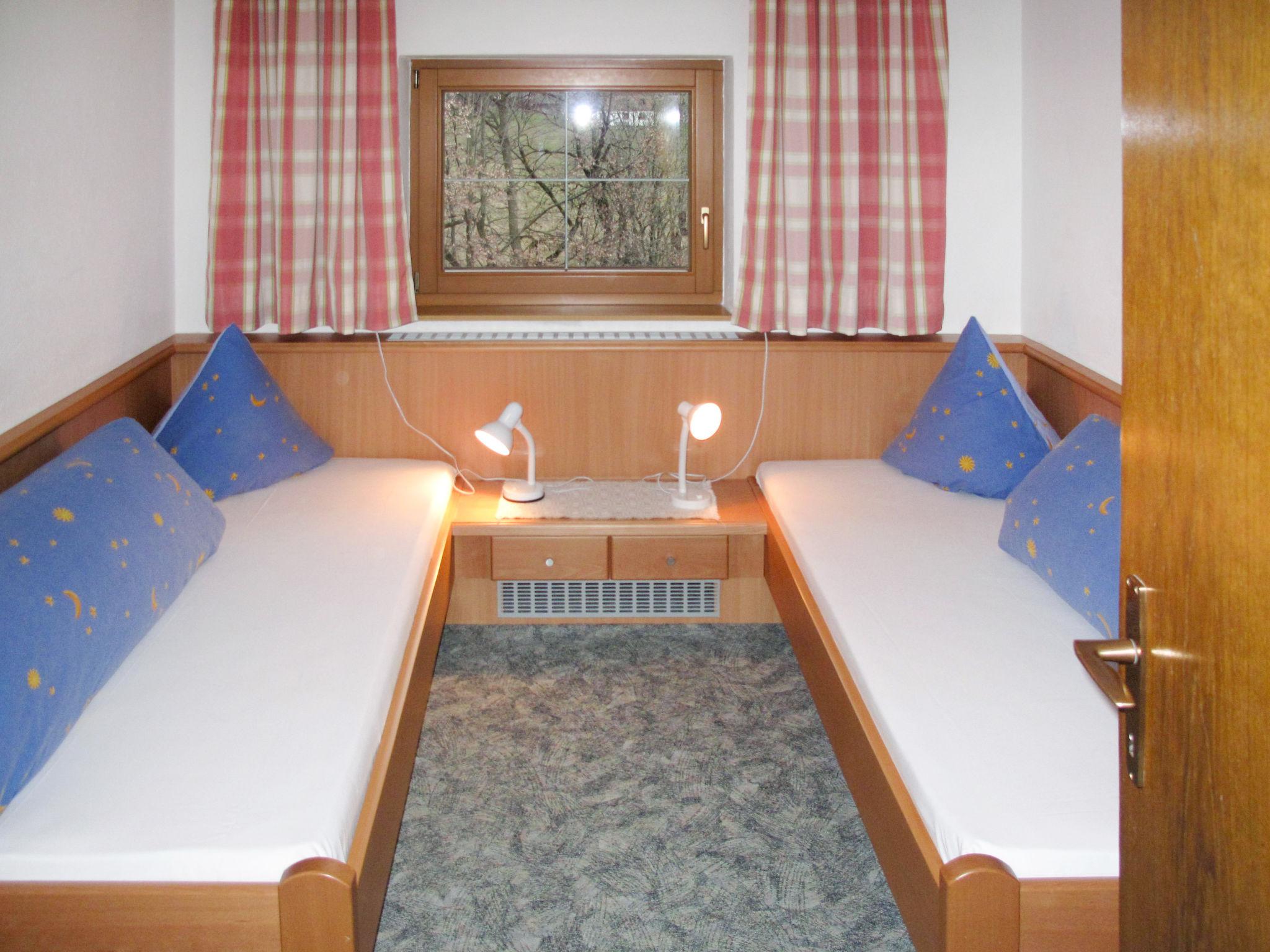 Foto 7 - Appartamento con 6 camere da letto a Aschau im Zillertal con vista sulle montagne