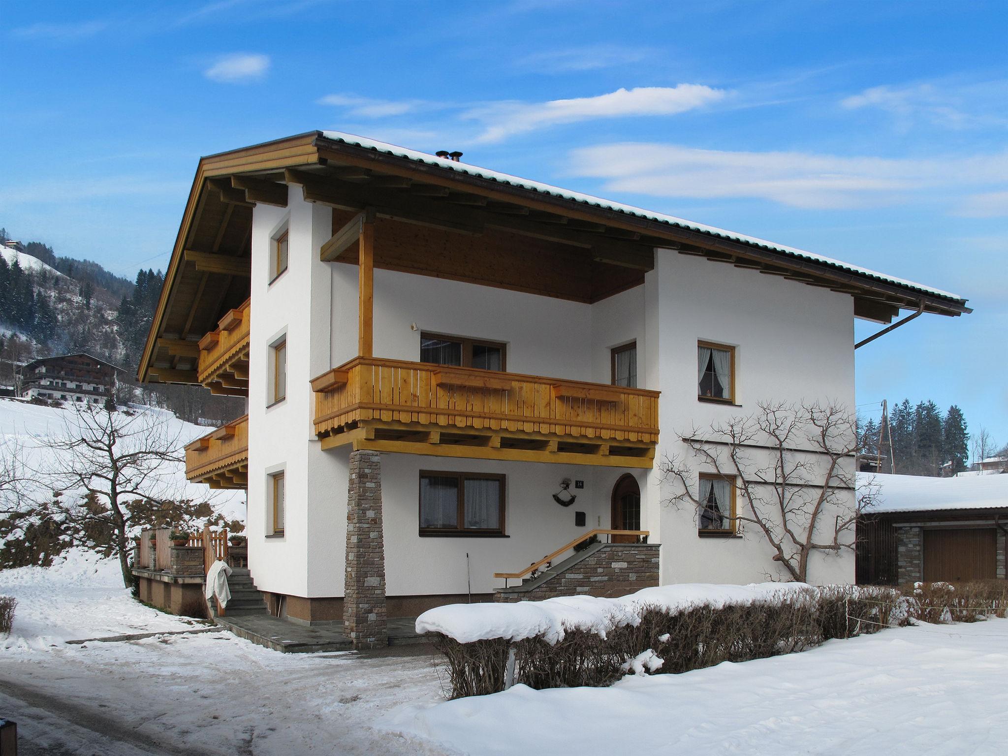 Foto 14 - Appartamento con 6 camere da letto a Aschau im Zillertal con vista sulle montagne