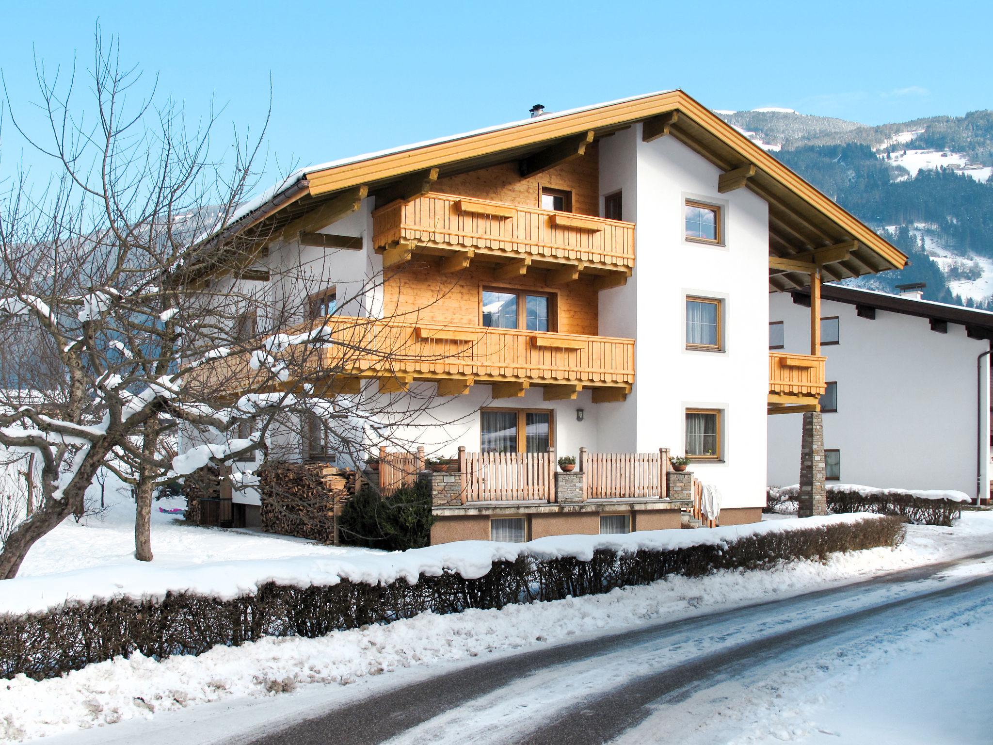 Foto 1 - Apartamento de 6 habitaciones en Aschau im Zillertal con vistas a la montaña