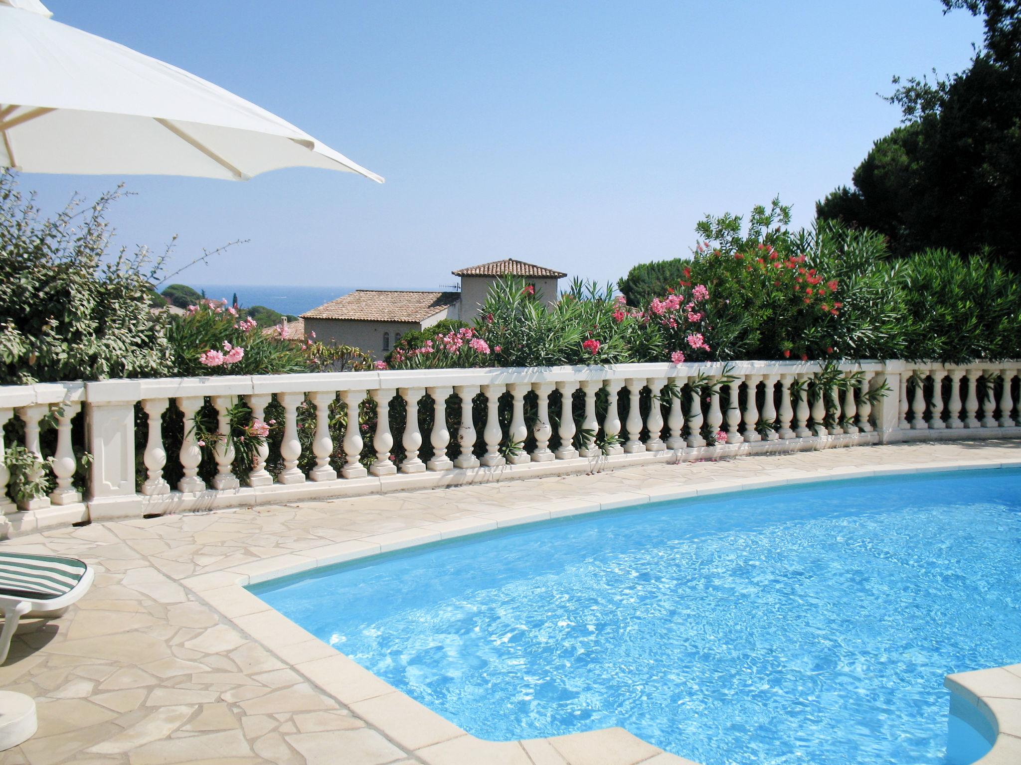 Foto 22 - Casa de 4 quartos em Roquebrune-sur-Argens com piscina privada e vistas do mar