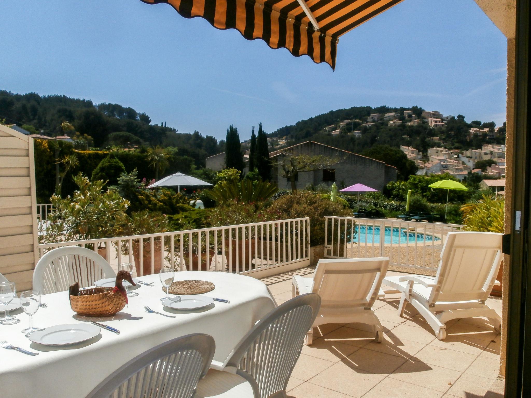 Photo 4 - Appartement de 4 chambres à Saint-Cyr-sur-Mer avec piscine et jardin