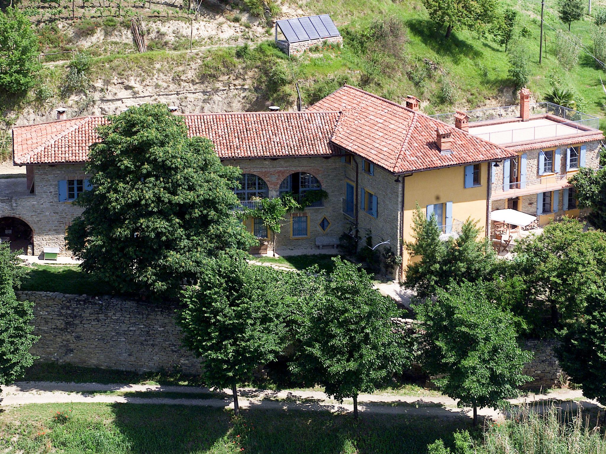 Foto 36 - Casa de 4 quartos em Cossano Belbo com piscina privada e jardim