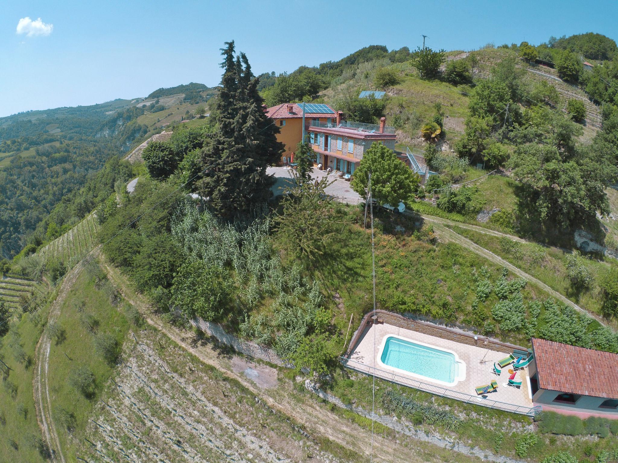 Foto 2 - Casa de 4 quartos em Cossano Belbo com piscina privada e jardim