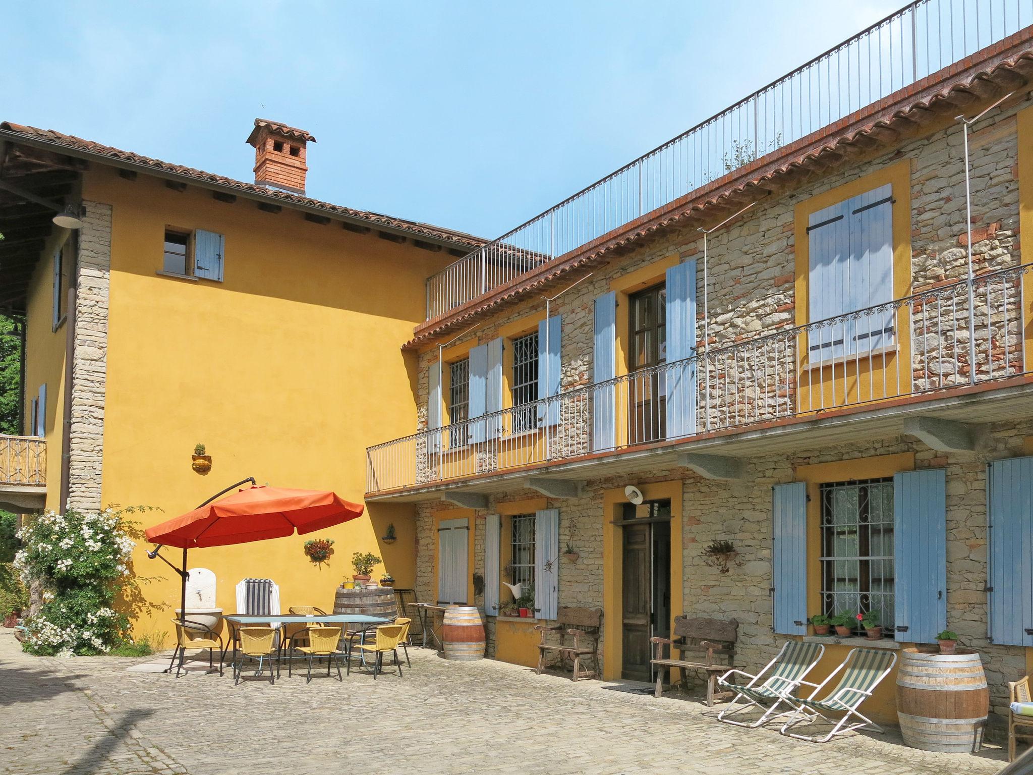 Photo 28 - Maison de 4 chambres à Cossano Belbo avec piscine privée et jardin