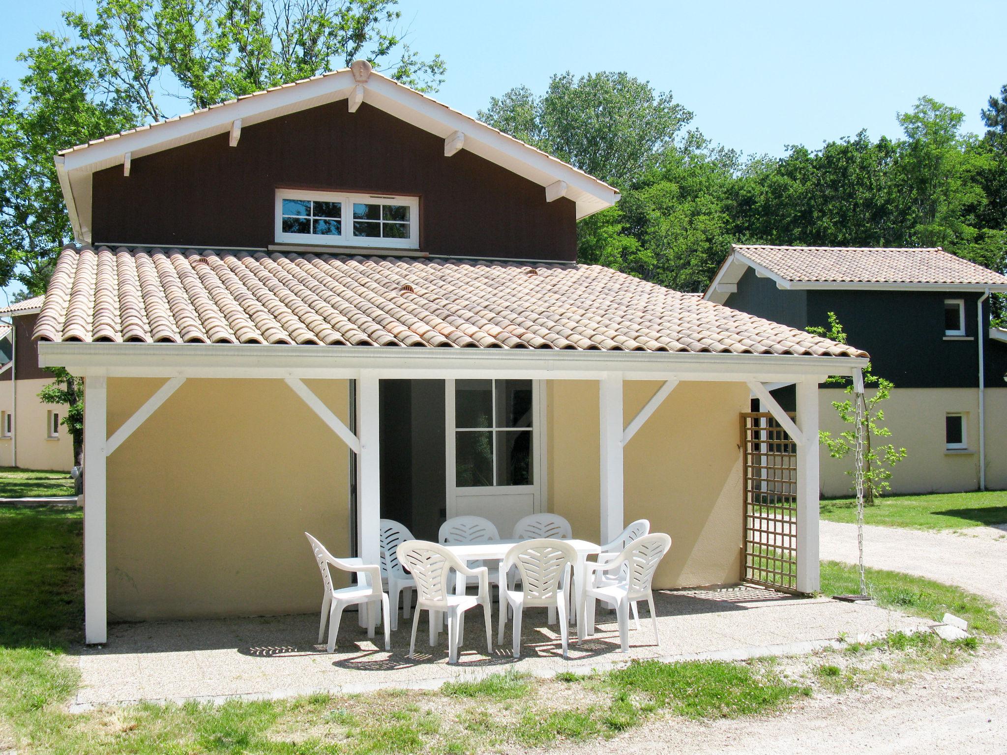 Foto 1 - Casa de 3 habitaciones en Arès con piscina y jardín