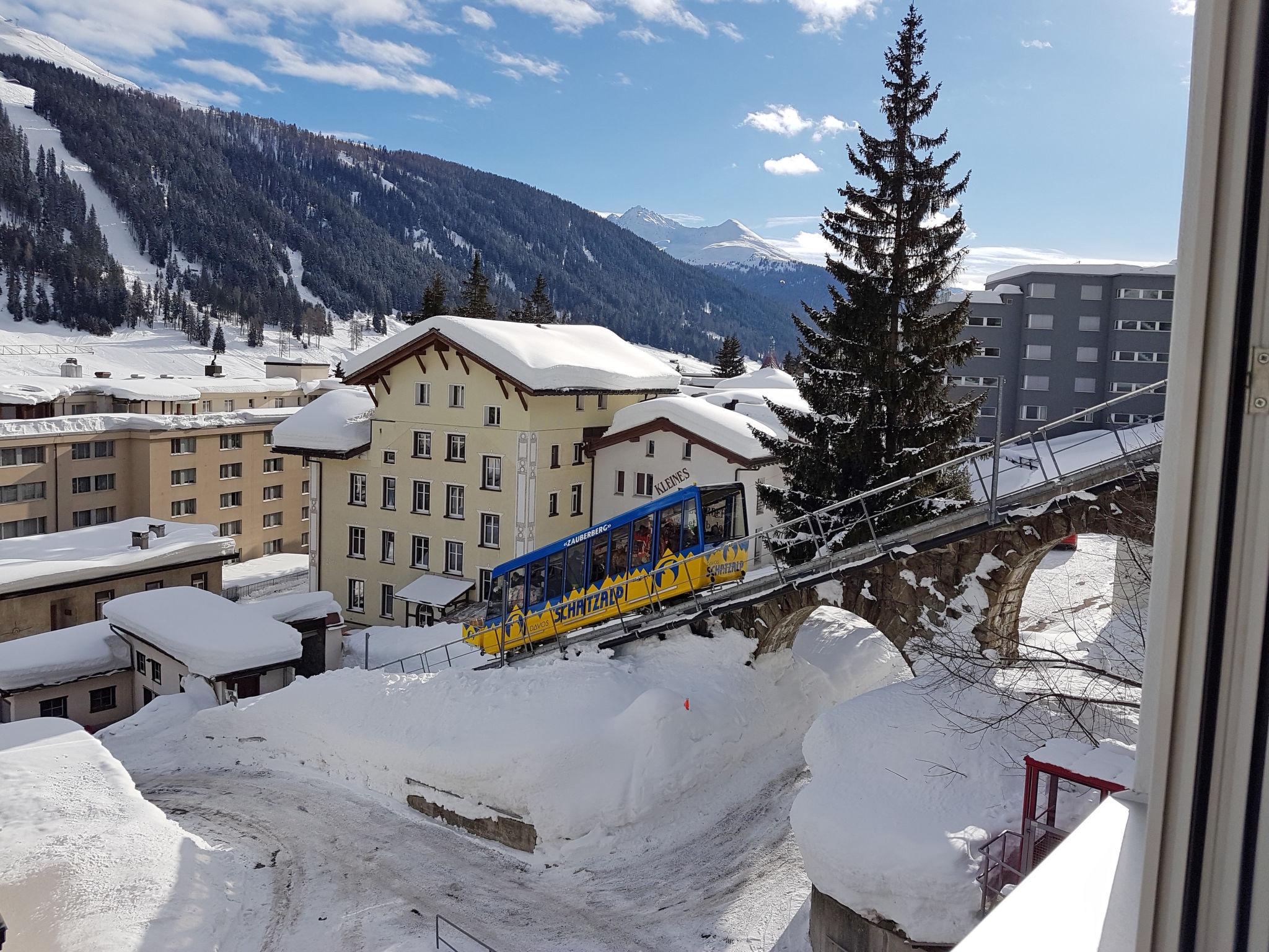 Foto 20 - Apartamento de 3 quartos em Davos com vista para a montanha
