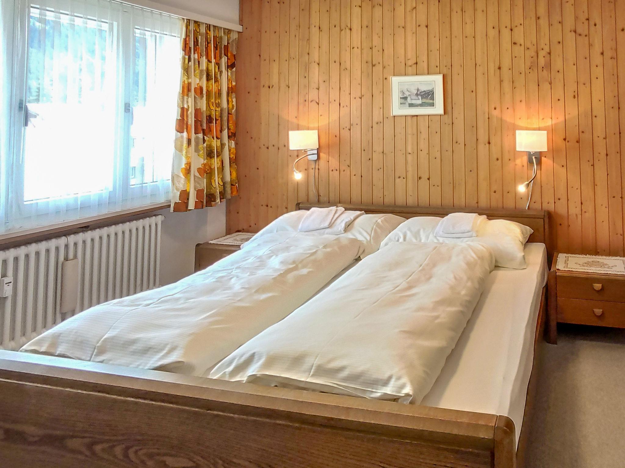 Foto 9 - Appartamento con 3 camere da letto a Davos con vista sulle montagne