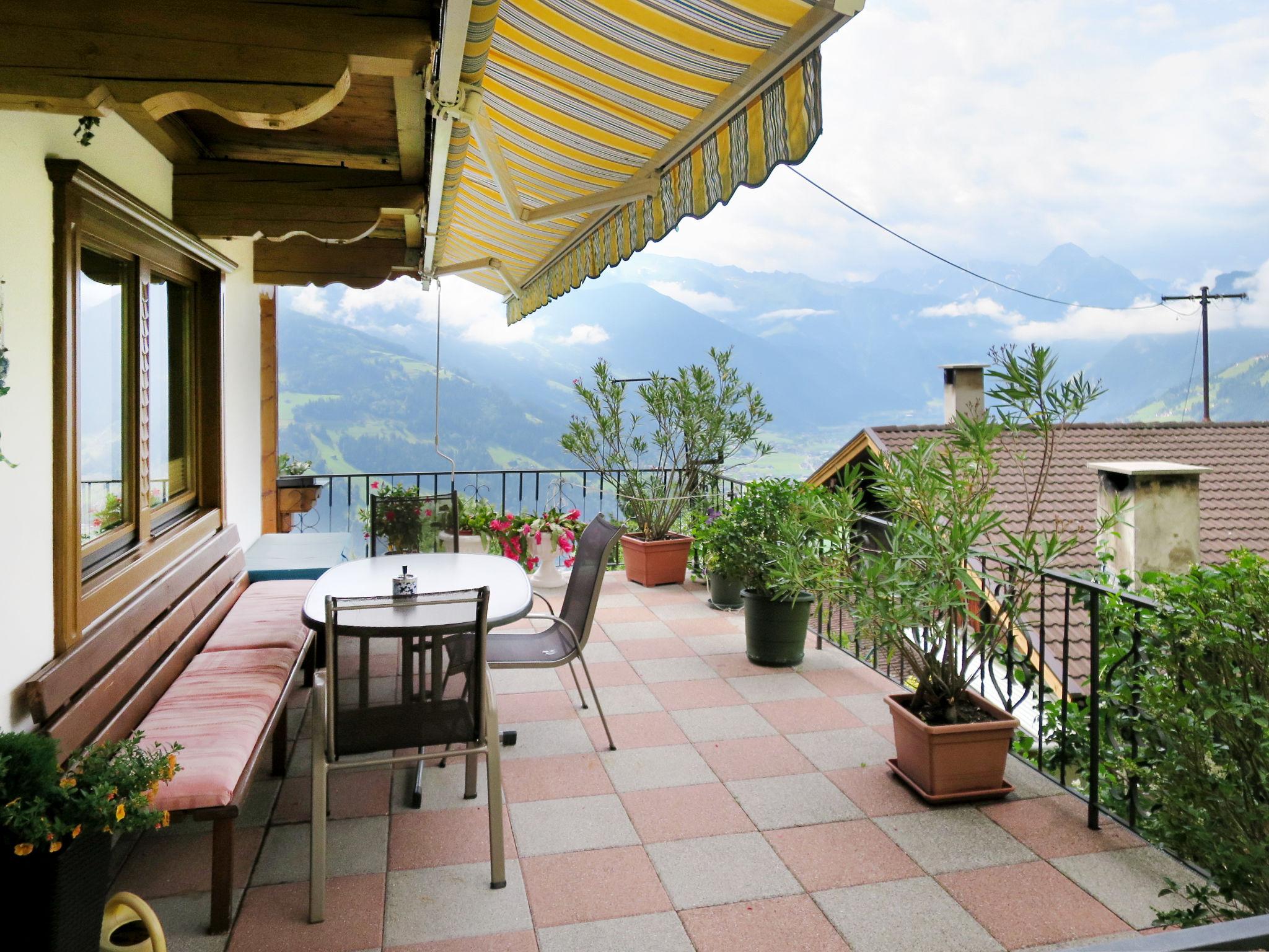 Photo 2 - Appartement de 3 chambres à Zellberg avec jardin et vues sur la montagne