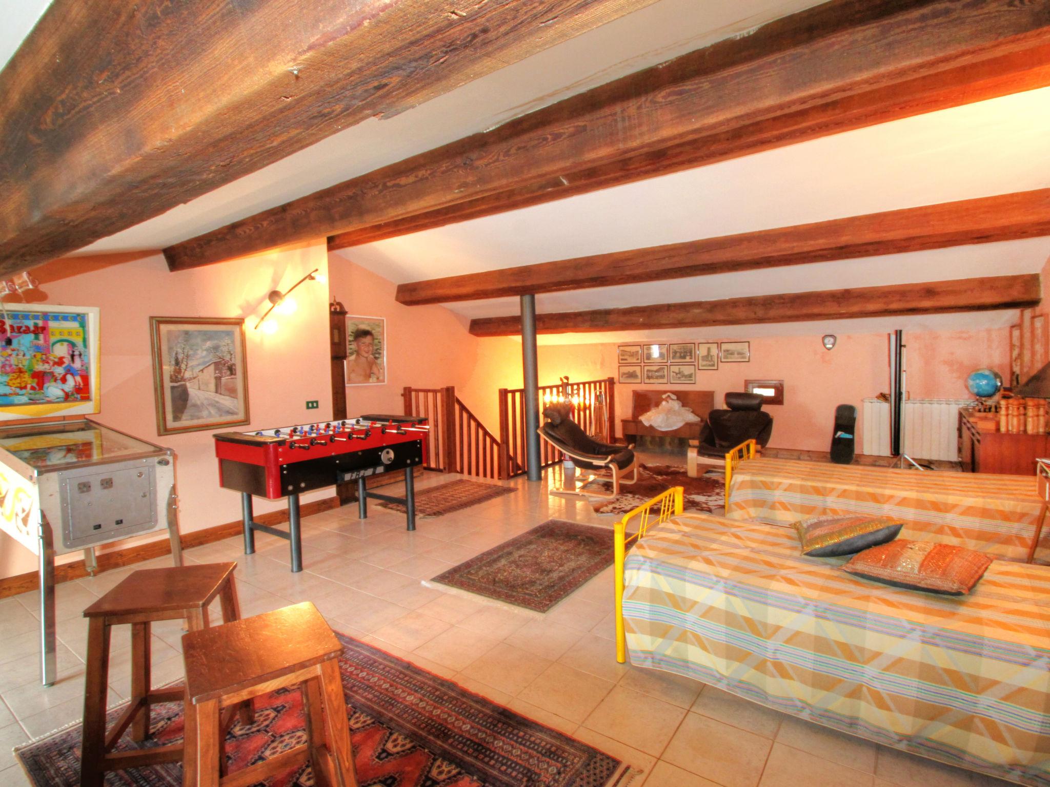 Photo 36 - 6 bedroom House in Pistoia with private pool