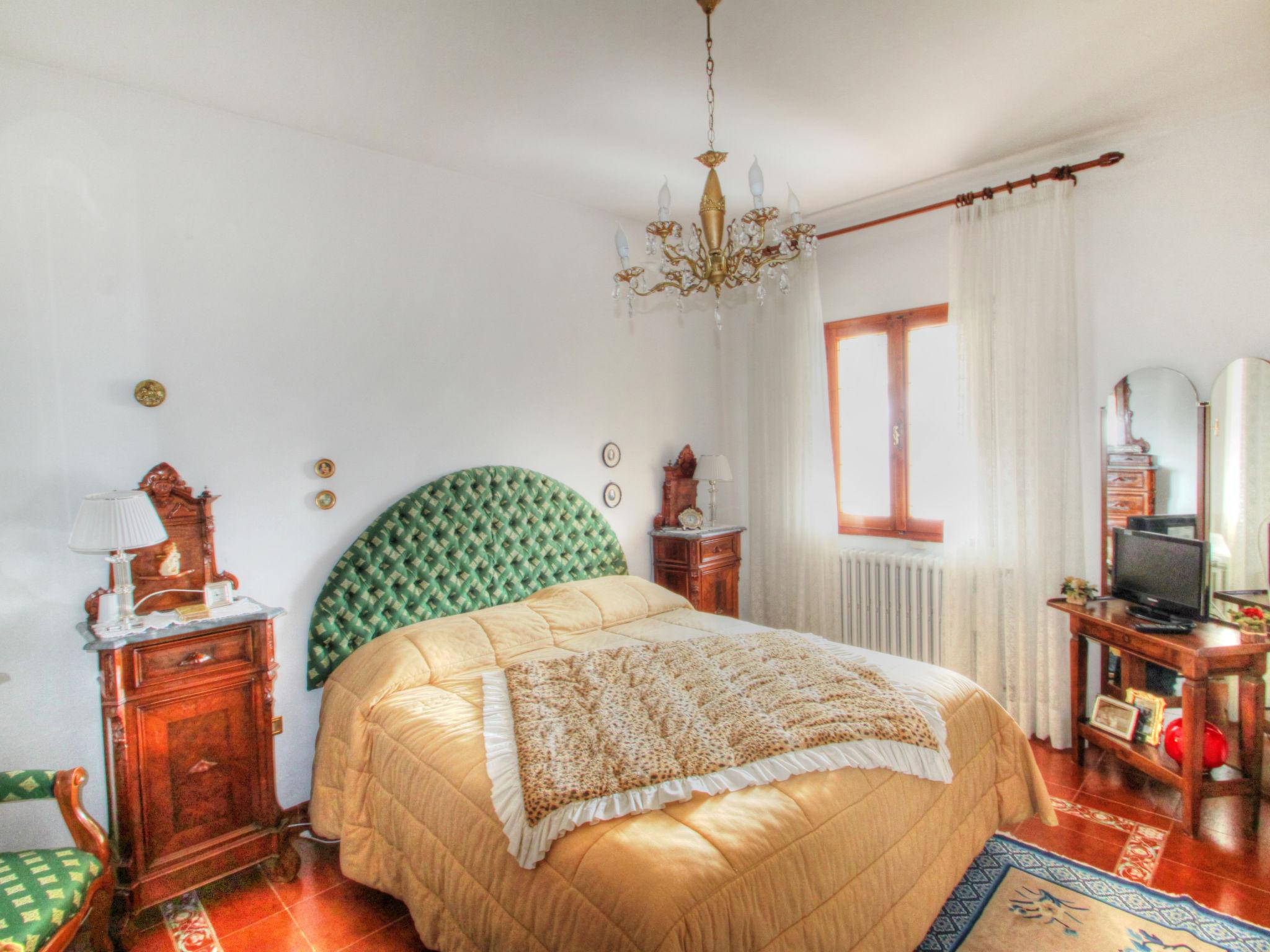 Foto 42 - Haus mit 6 Schlafzimmern in Pistoia mit privater pool