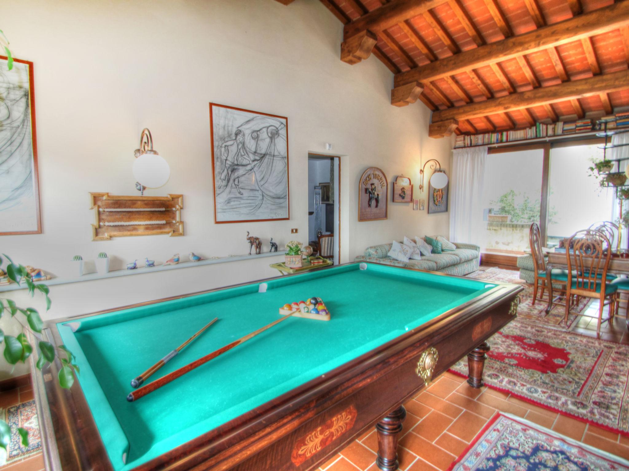 Photo 9 - 6 bedroom House in Pistoia with private pool