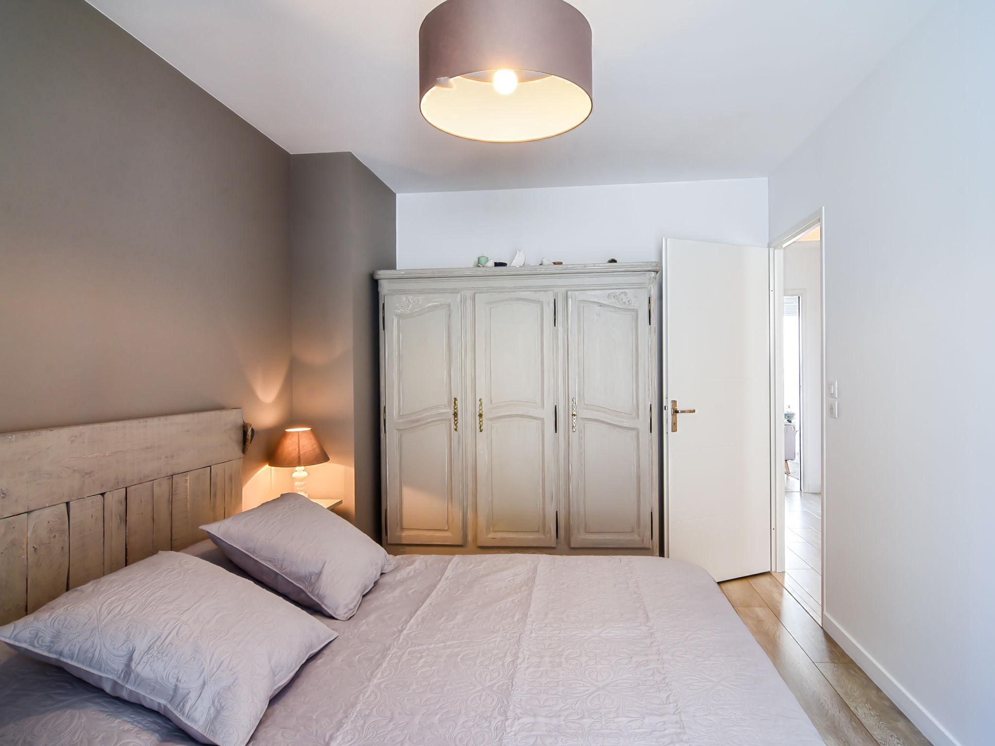 Foto 9 - Appartamento con 2 camere da letto a Dinard con vista mare