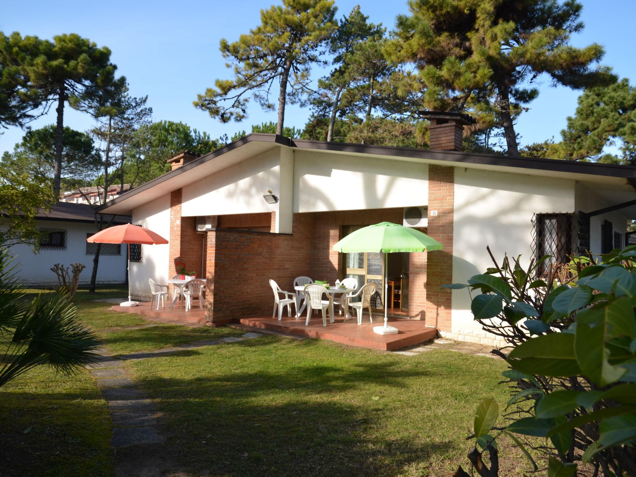 Photo 1 - Maison de 2 chambres à Lignano Sabbiadoro avec jardin et terrasse