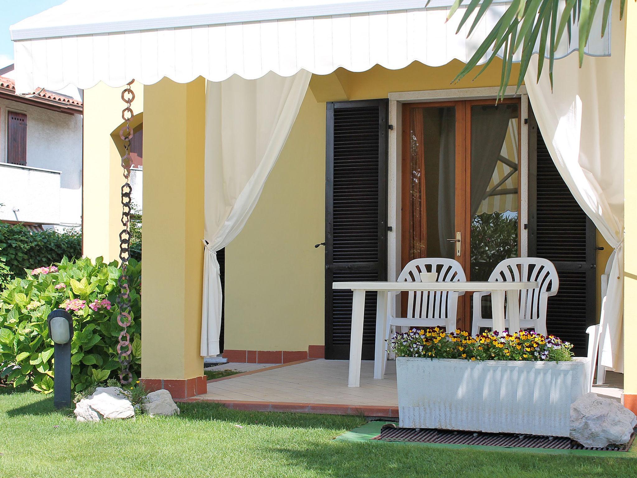 Photo 3 - Appartement de 2 chambres à Lazise avec piscine et vues sur la montagne