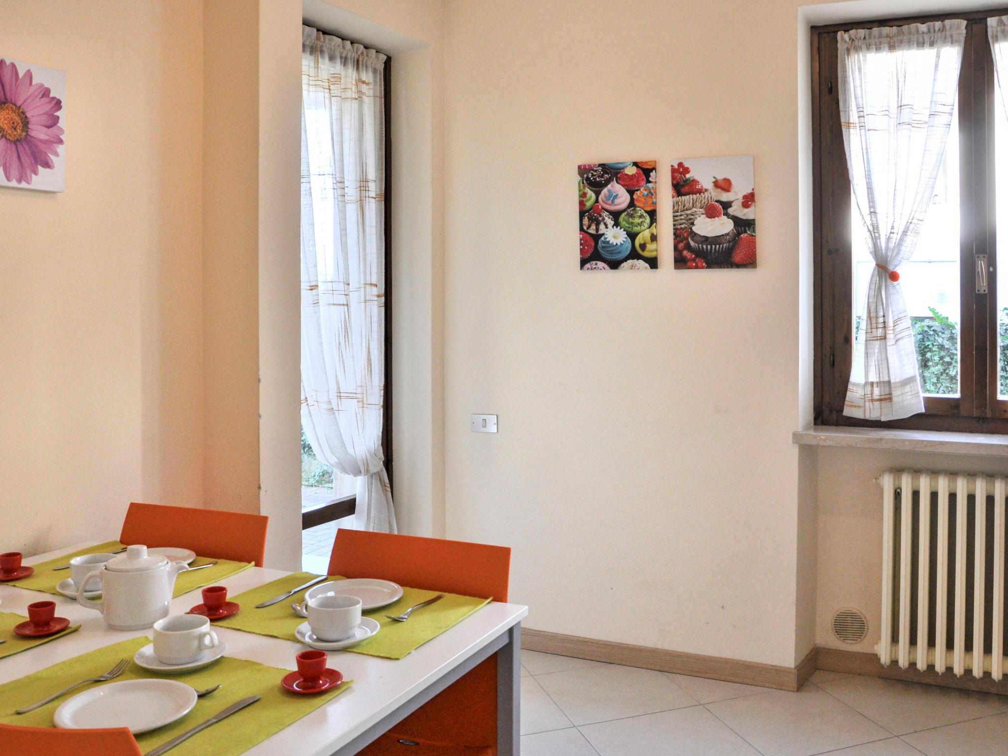 Photo 8 - 2 bedroom Apartment in Lazise with swimming pool and mountain view