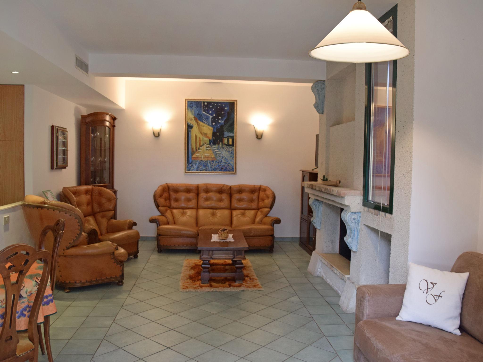 Photo 6 - Appartement de 2 chambres à Quartu Sant'Elena avec jardin