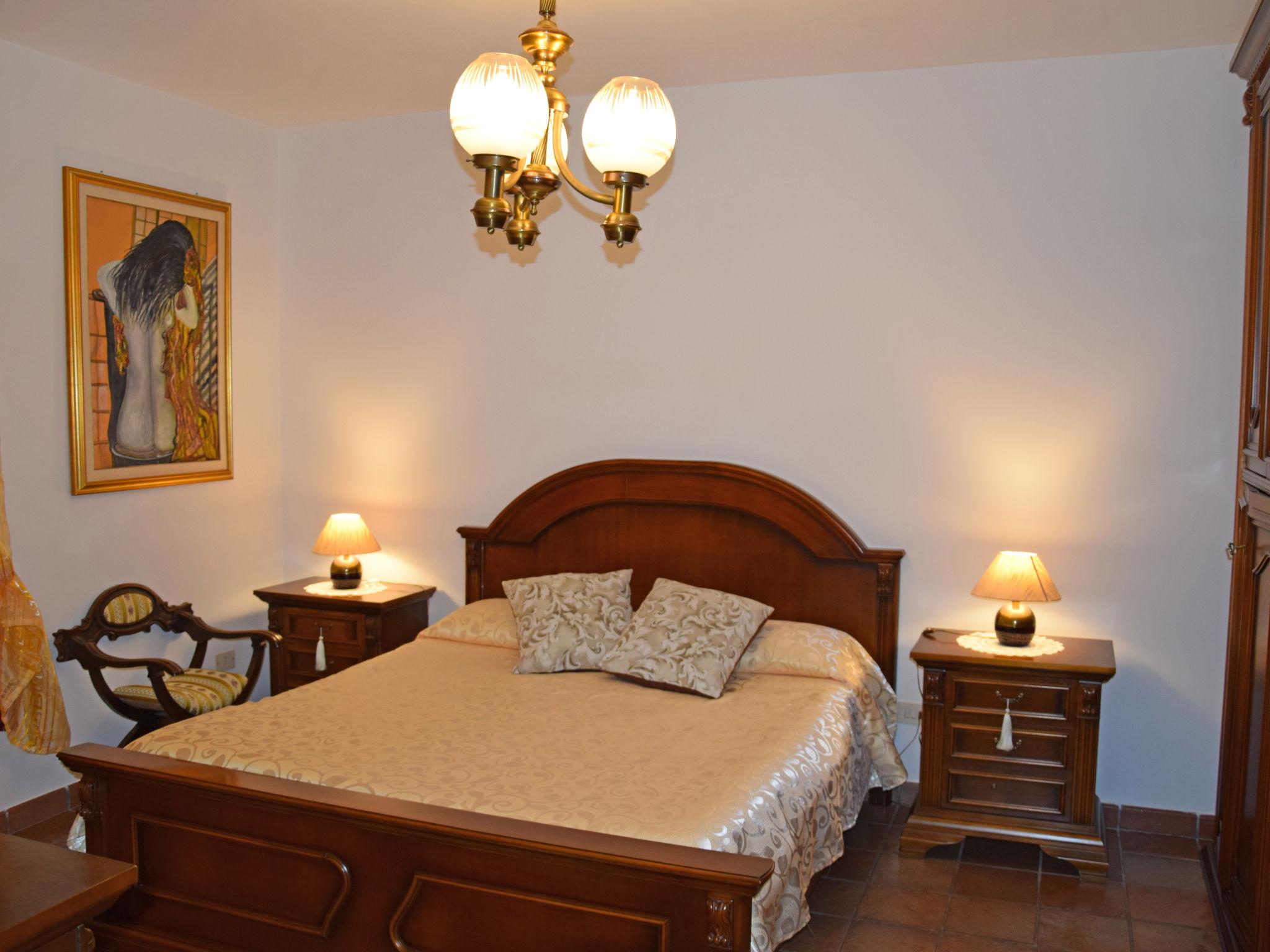 Foto 12 - Apartment mit 2 Schlafzimmern in Quartu Sant'Elena mit garten