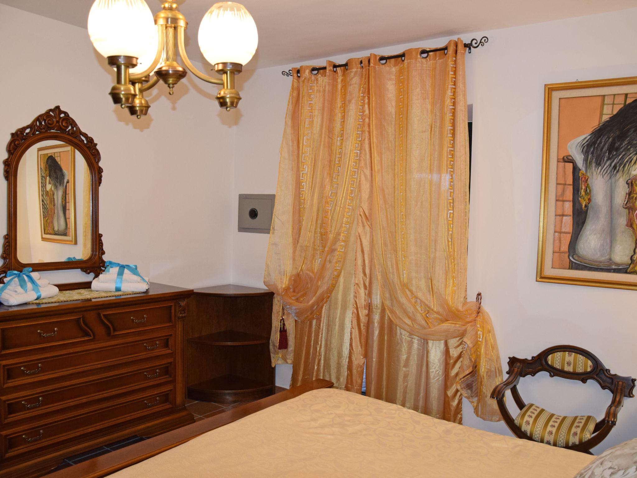 Foto 13 - Apartamento de 2 habitaciones en Quartu Sant'Elena con jardín