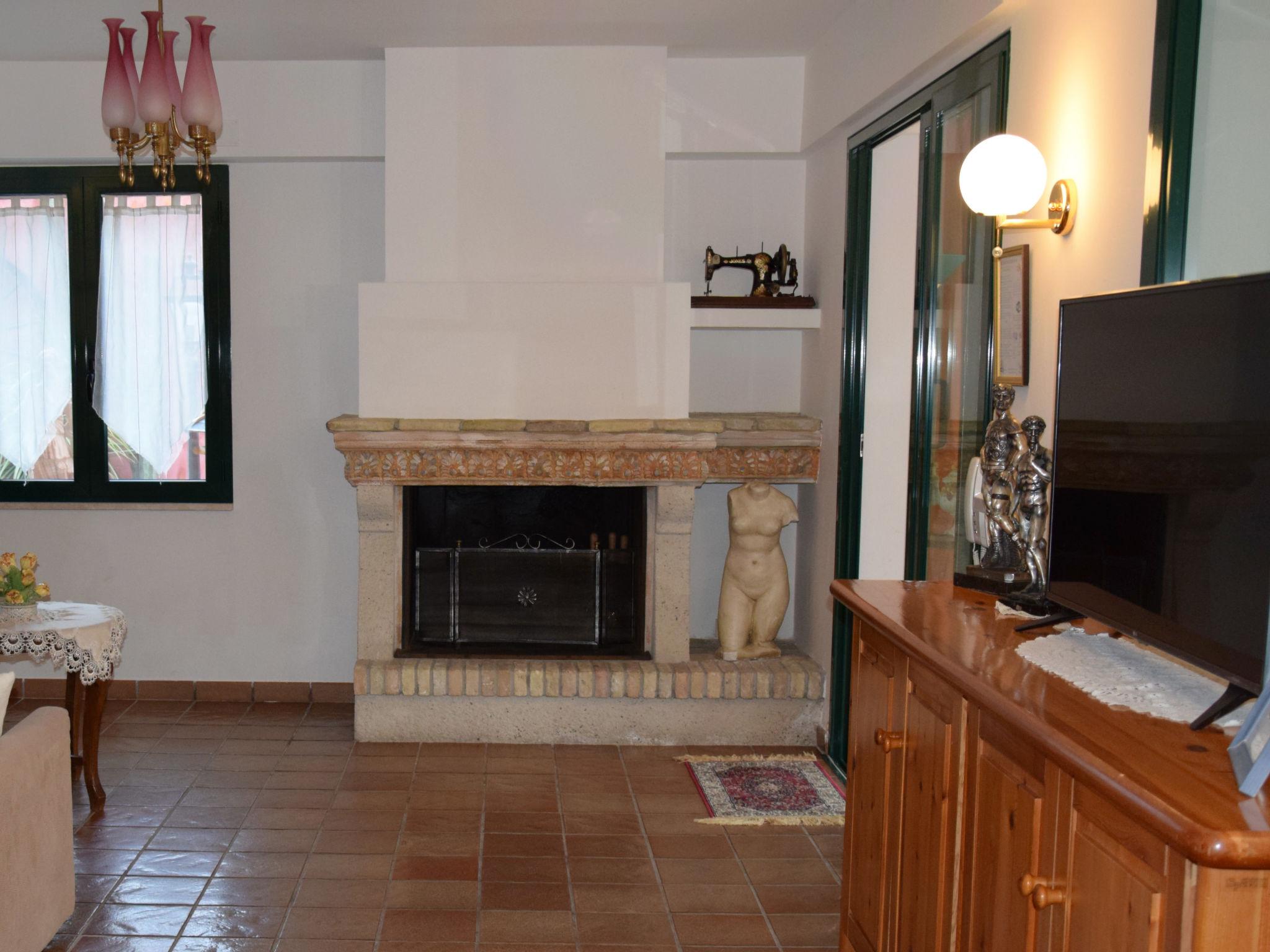 Photo 9 - 2 bedroom Apartment in Quartu Sant'Elena with garden