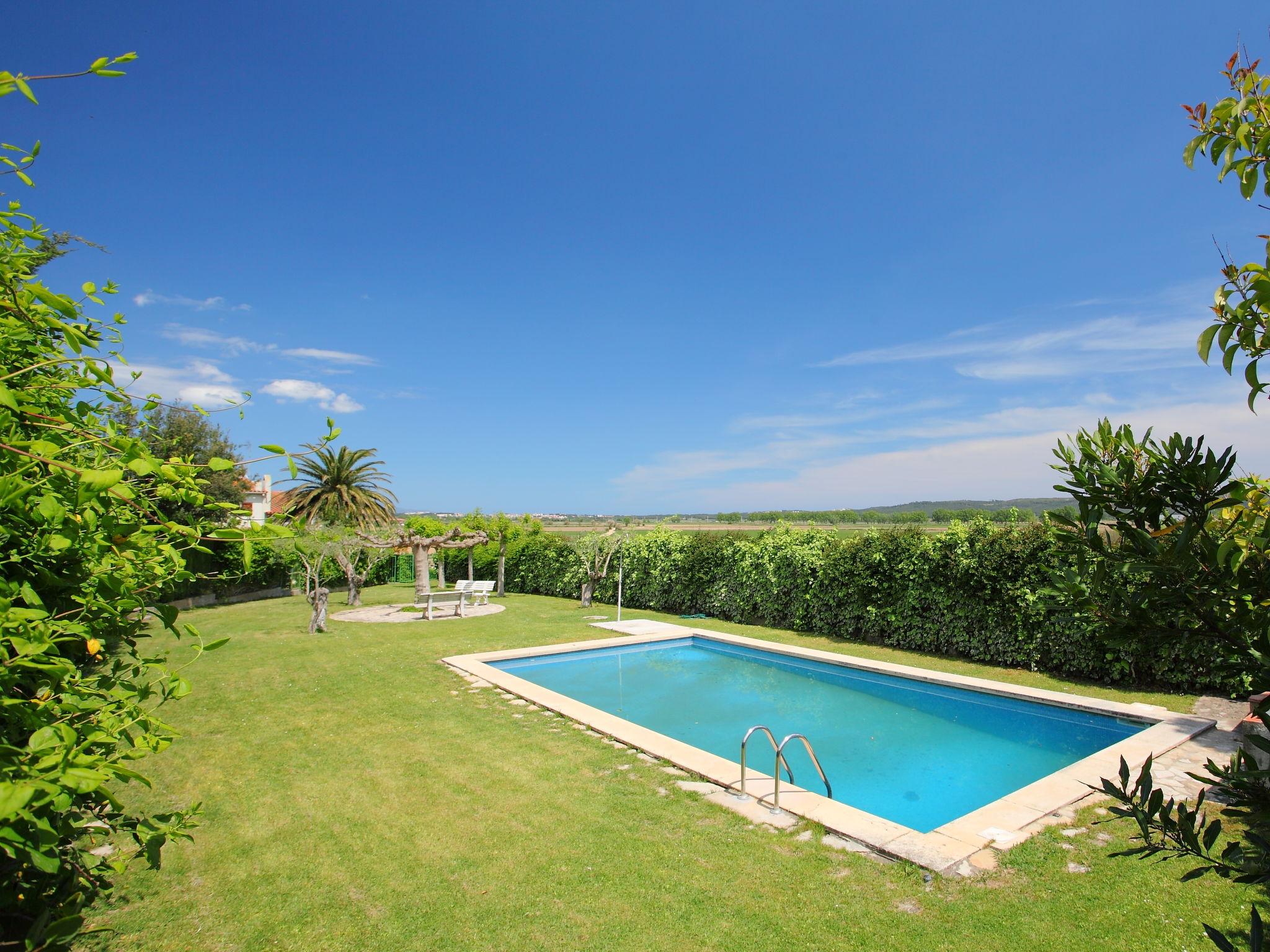 Foto 20 - Casa de 3 habitaciones en Bellcaire d'Empordà con piscina y vistas al mar