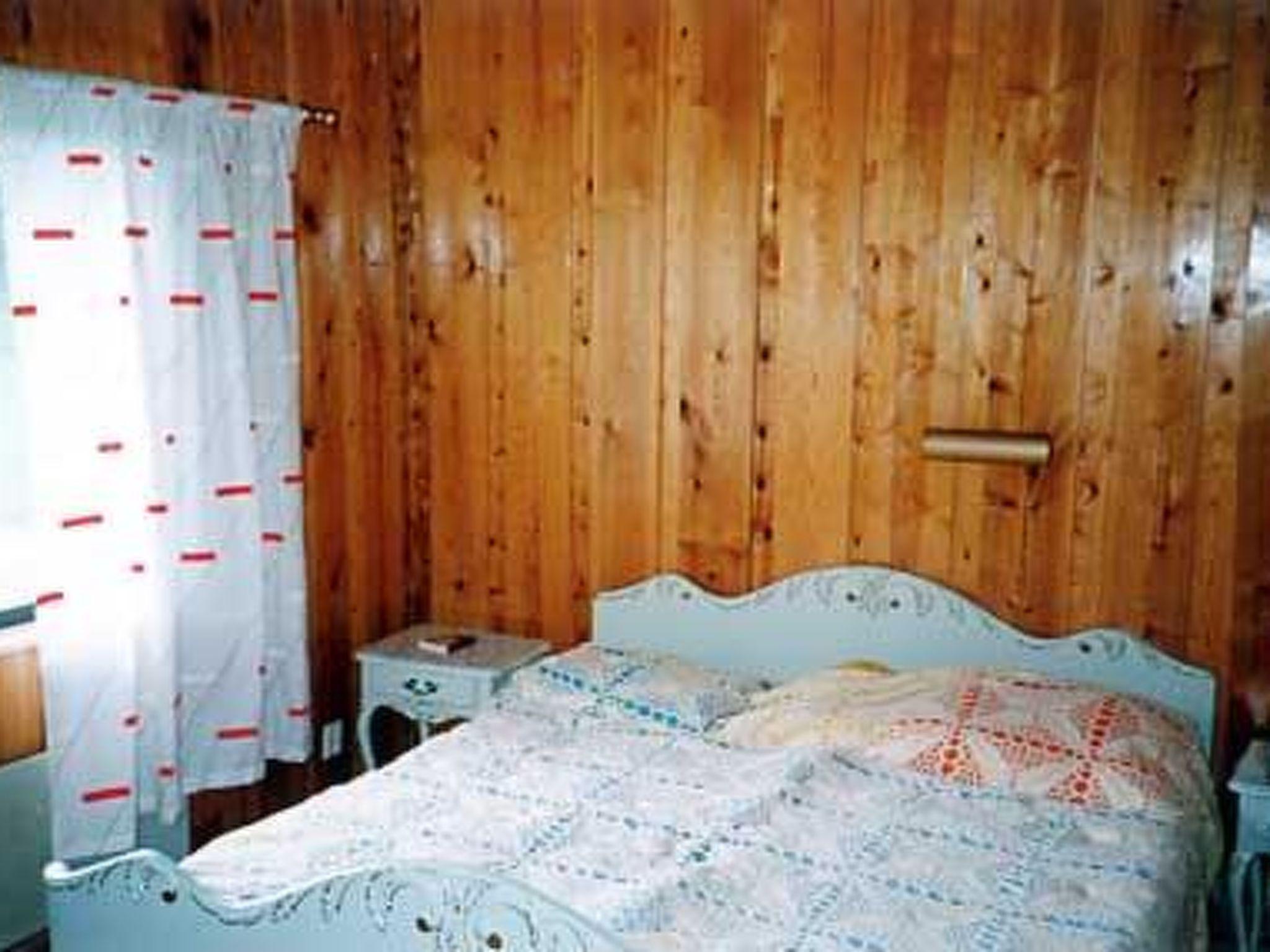 Foto 23 - Casa de 7 quartos em Pello com sauna e vista para a montanha