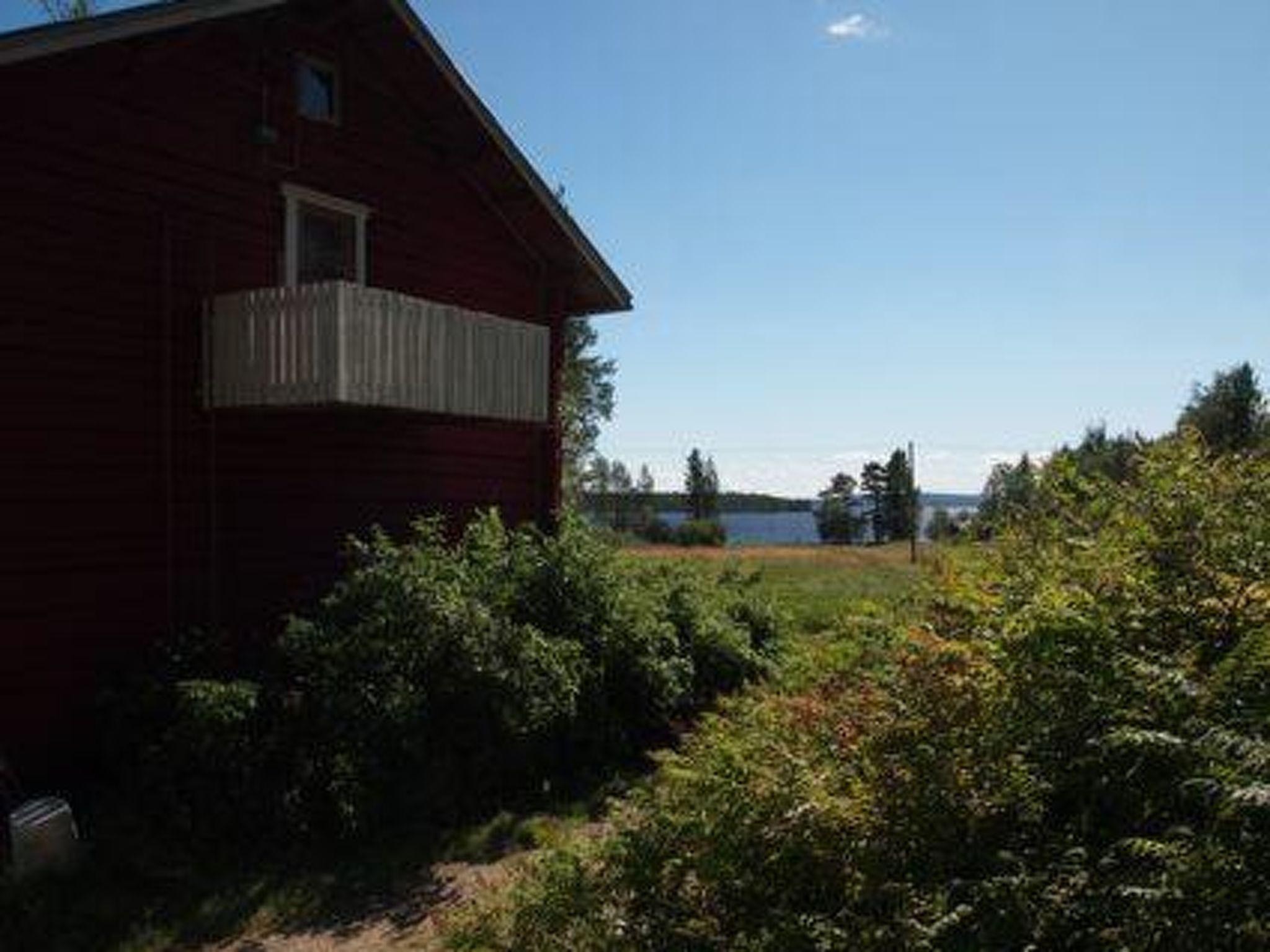 Foto 13 - Casa de 7 quartos em Pello com sauna e vista para a montanha