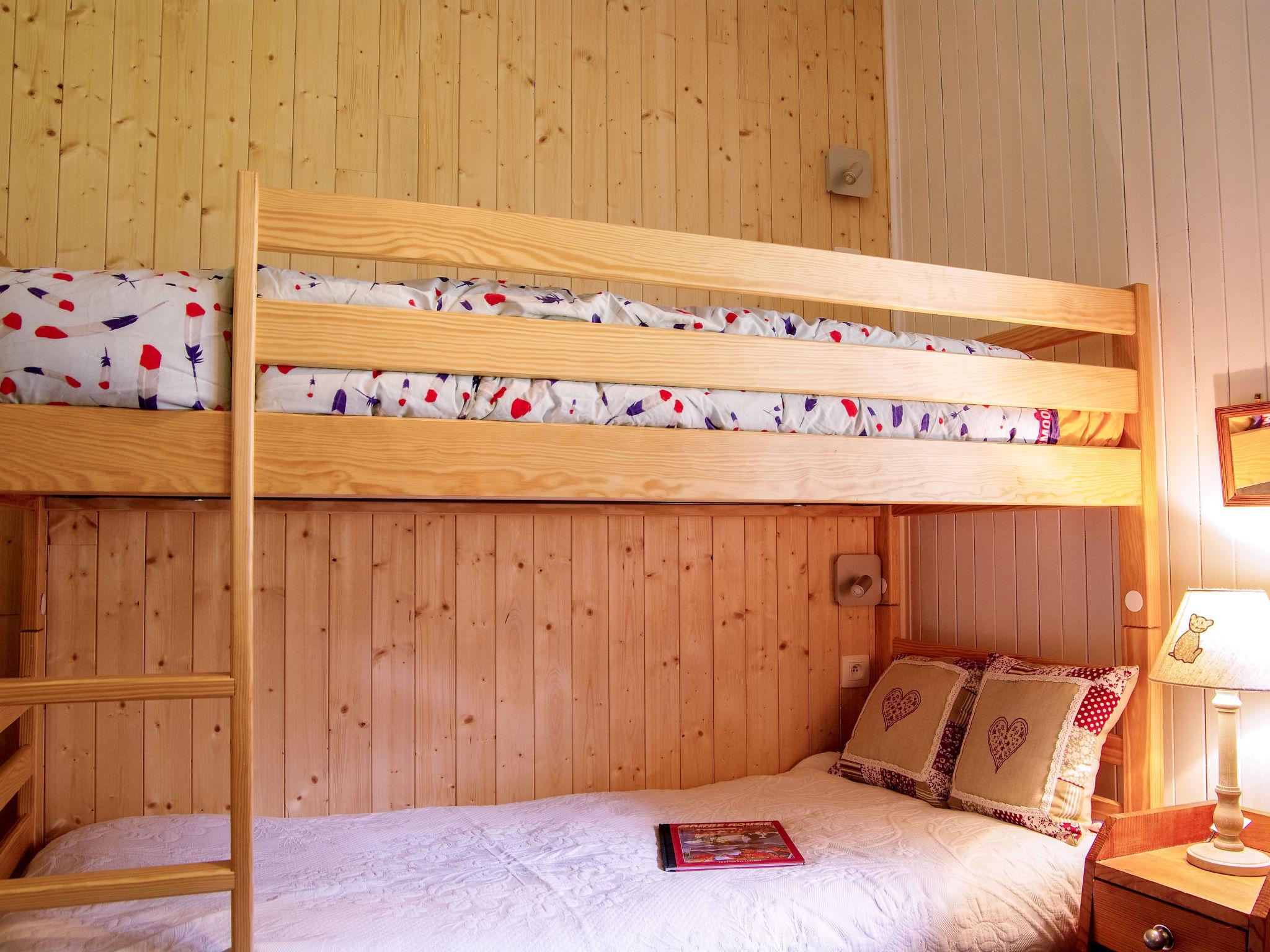 Foto 11 - Appartamento con 2 camere da letto a Chamonix-Mont-Blanc con vista sulle montagne