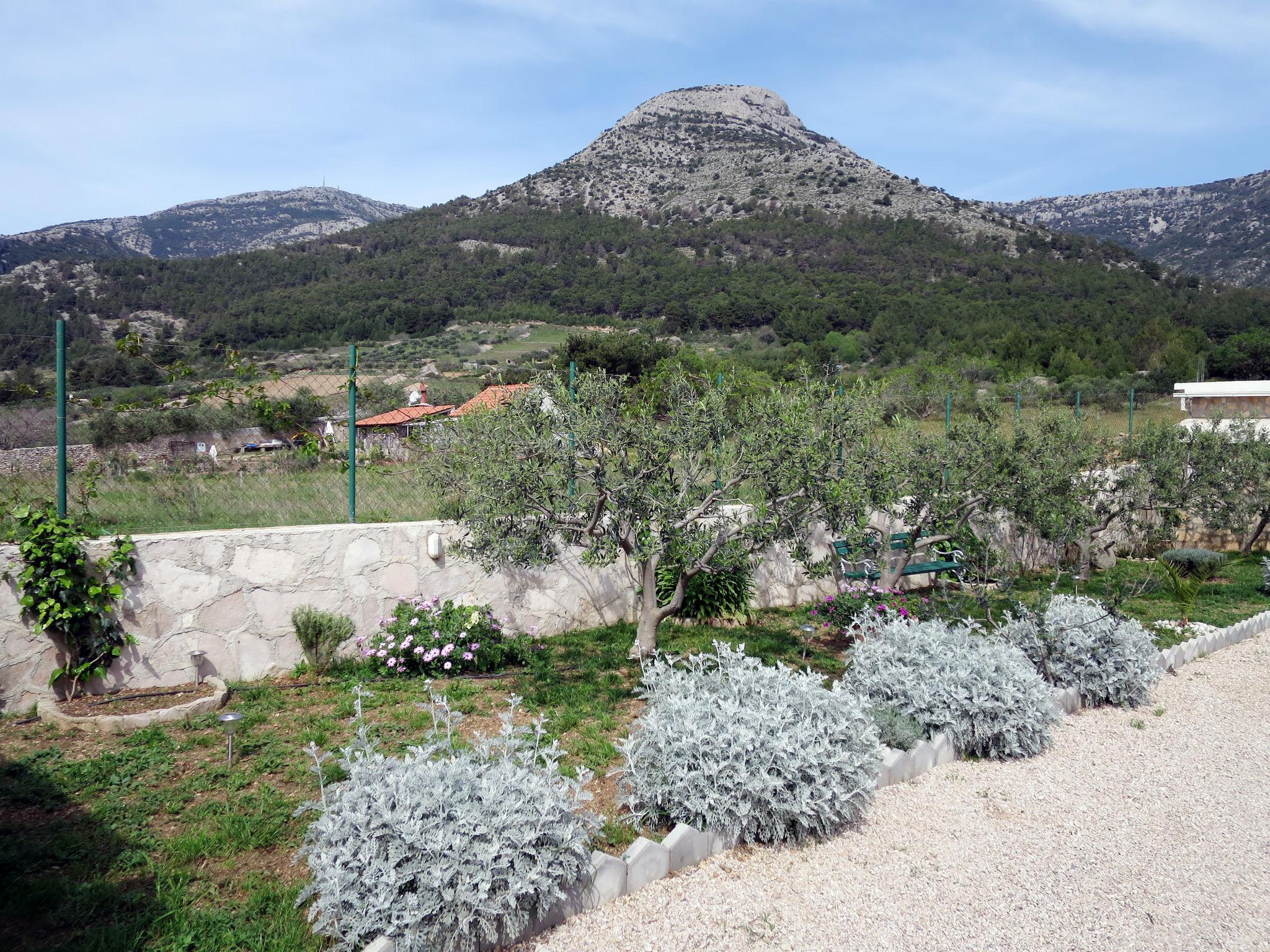 Photo 18 - Maison de 3 chambres à Bol avec piscine privée et jardin