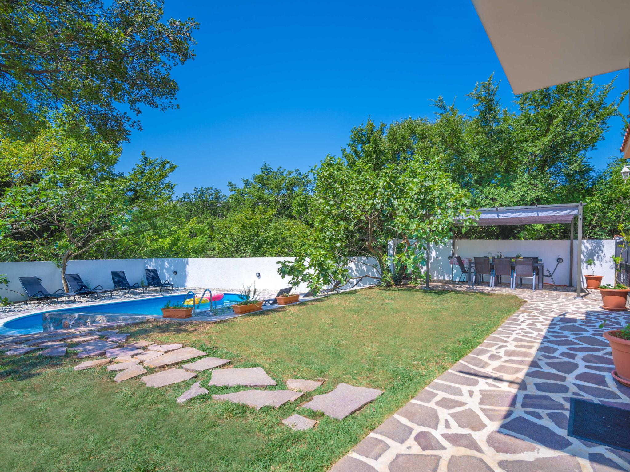 Photo 14 - Maison de 4 chambres à Vinodolska Općina avec piscine privée et vues à la mer