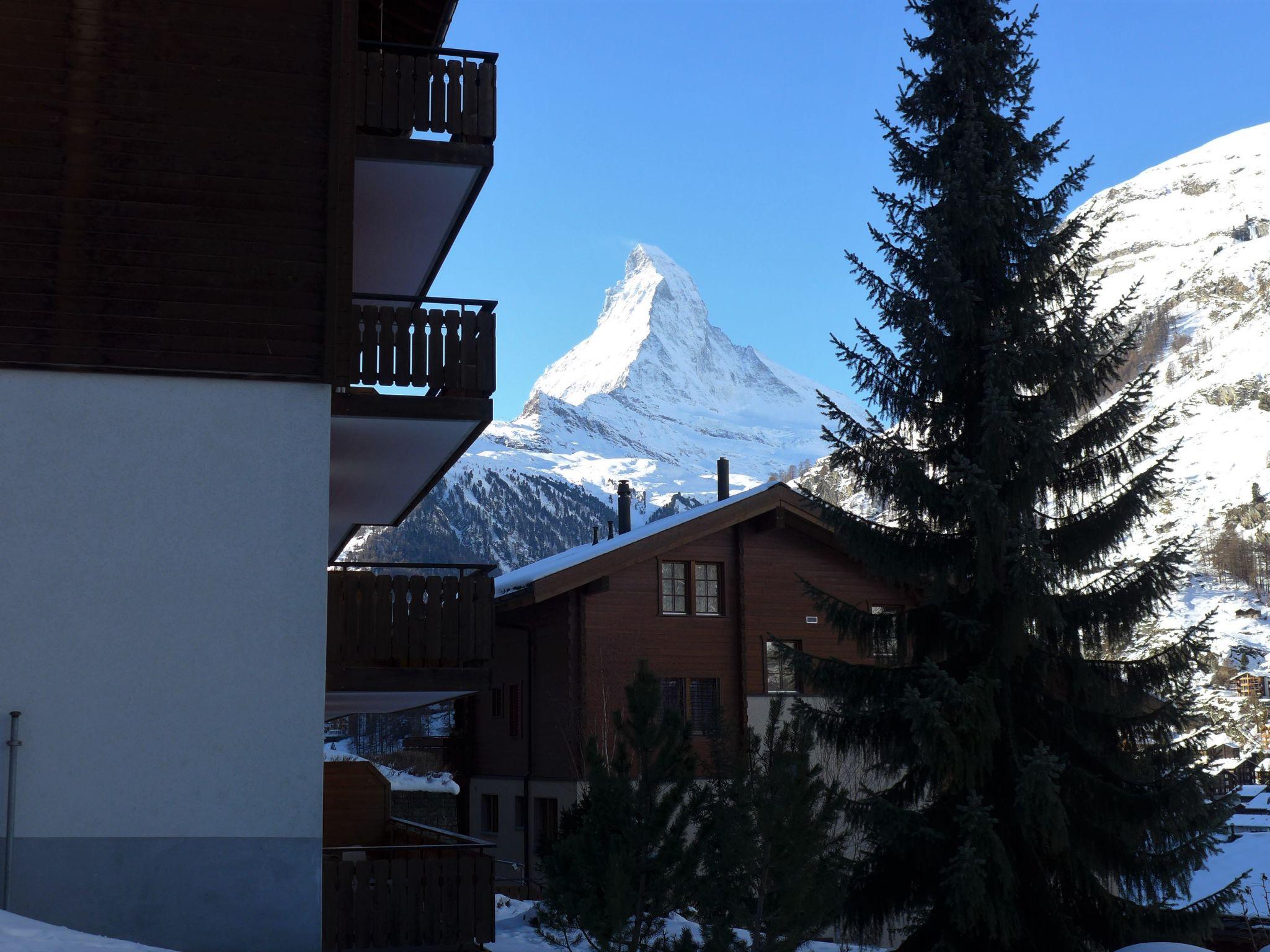 Foto 1 - Apartamento de 2 habitaciones en Zermatt con vistas a la montaña