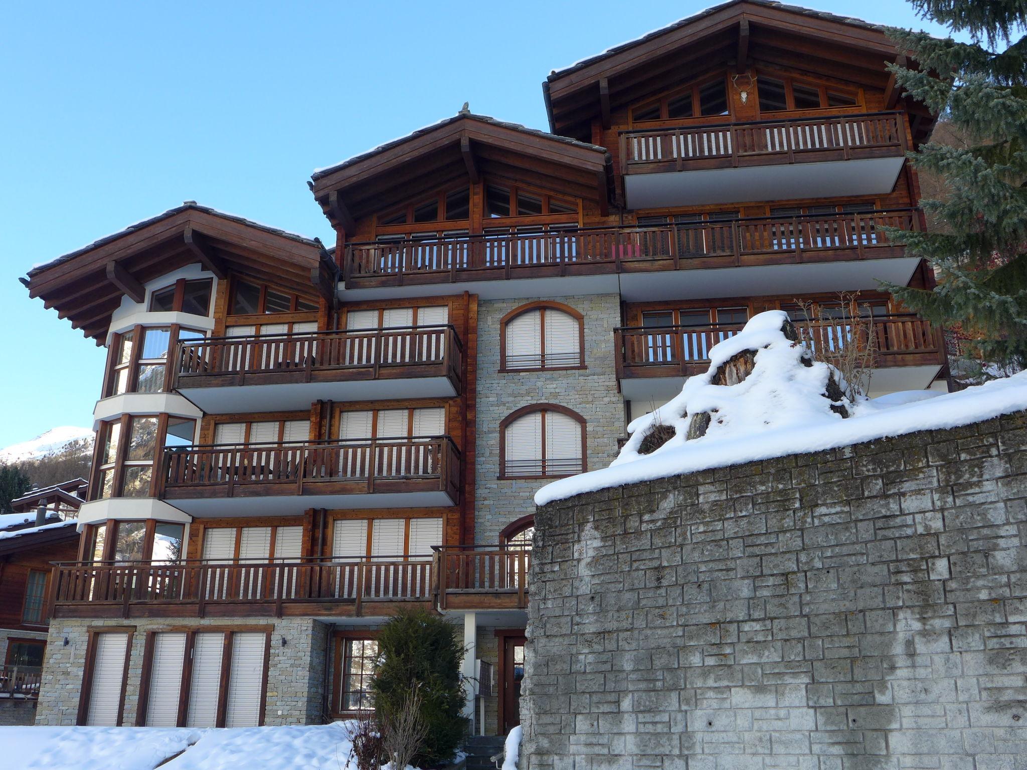 Foto 7 - Appartamento con 2 camere da letto a Zermatt con vista sulle montagne