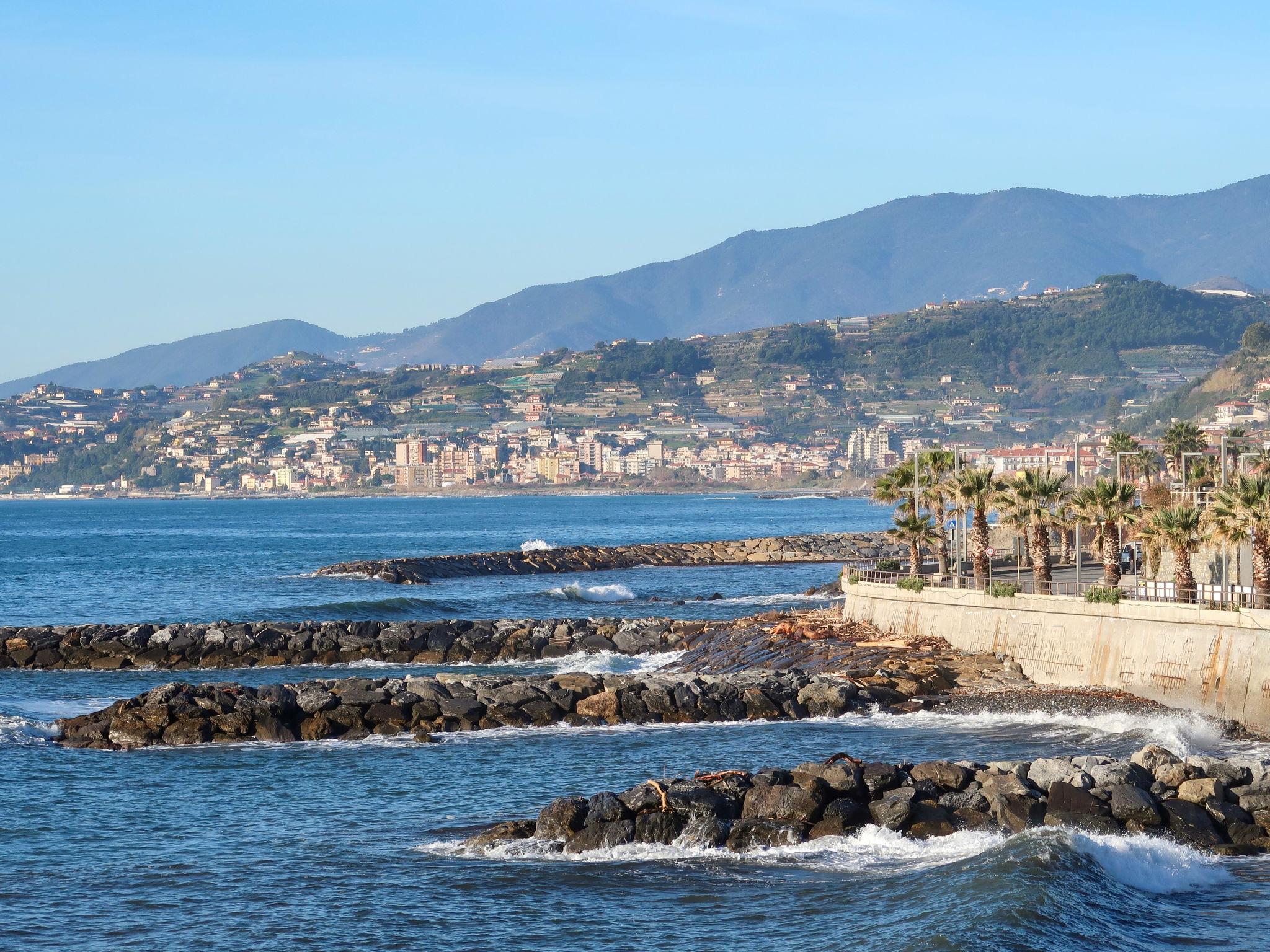 Foto 29 - Apartamento em Santo Stefano al Mare com vistas do mar