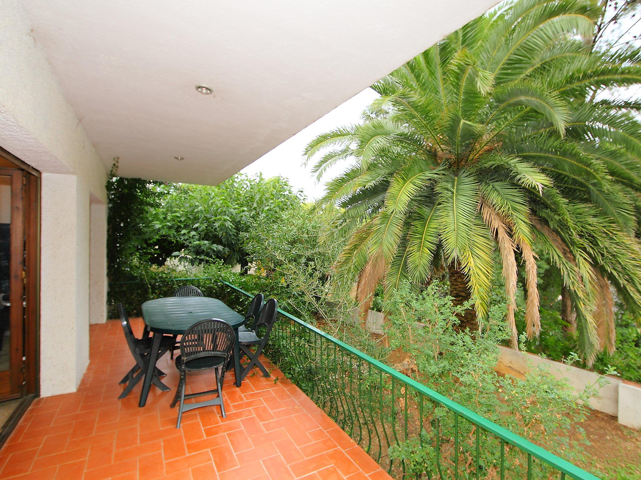 Photo 9 - 4 bedroom House in Llançà with garden and sea view