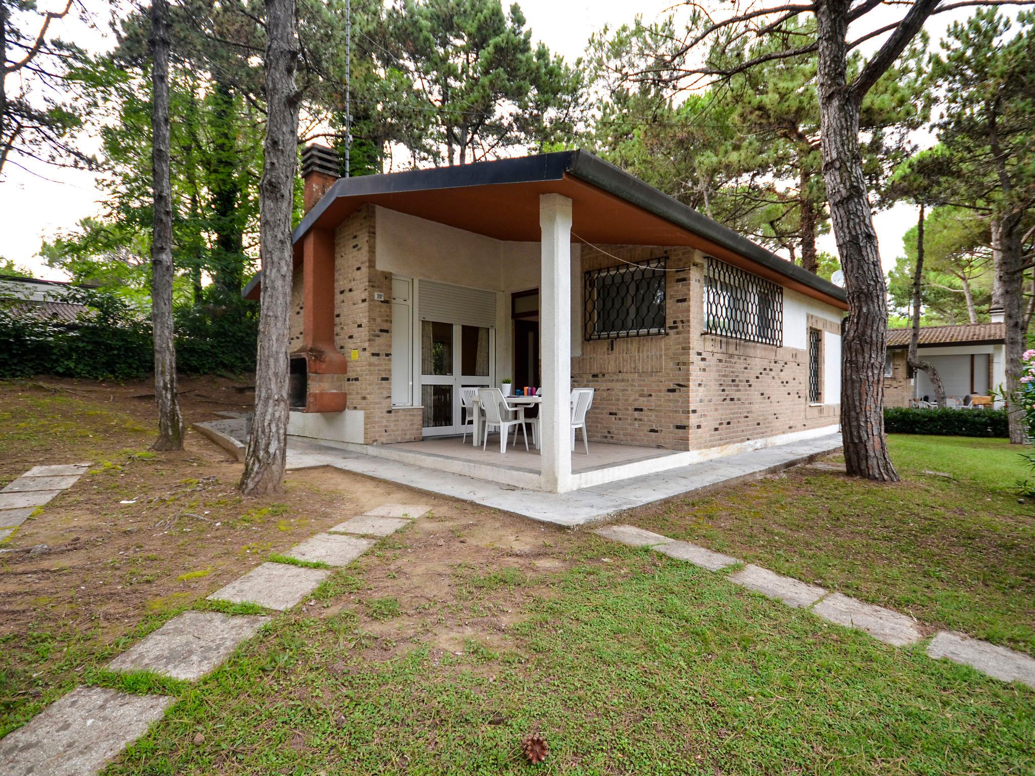 Photo 3 - Maison de 3 chambres à Lignano Sabbiadoro avec jardin et terrasse