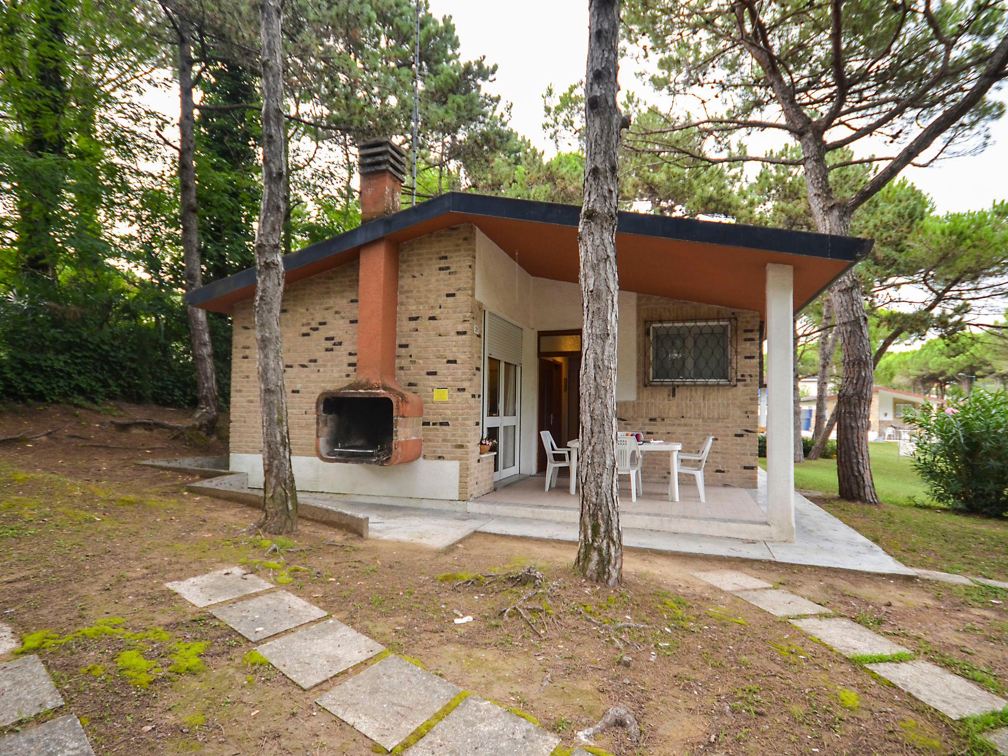 Foto 16 - Casa de 3 quartos em Lignano Sabbiadoro com jardim e terraço